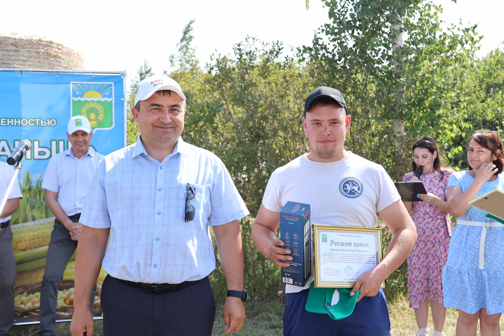 Хезмәте зурың хөрмәте дә зур- «Актаныш» агрофирмасы җитәкчесе алдынгыларны бүләкләде