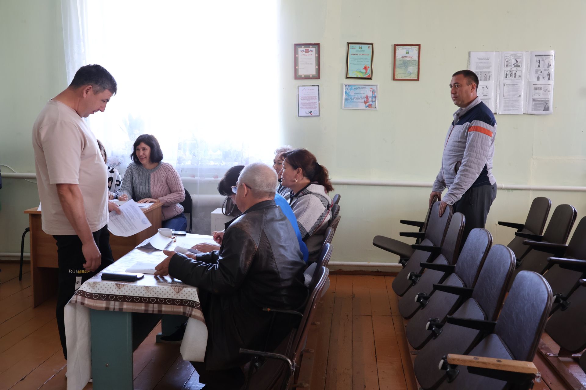 Бүген Актаныш муниципаль районындагы 7 округка депутатлар сайлана (фотолар)
