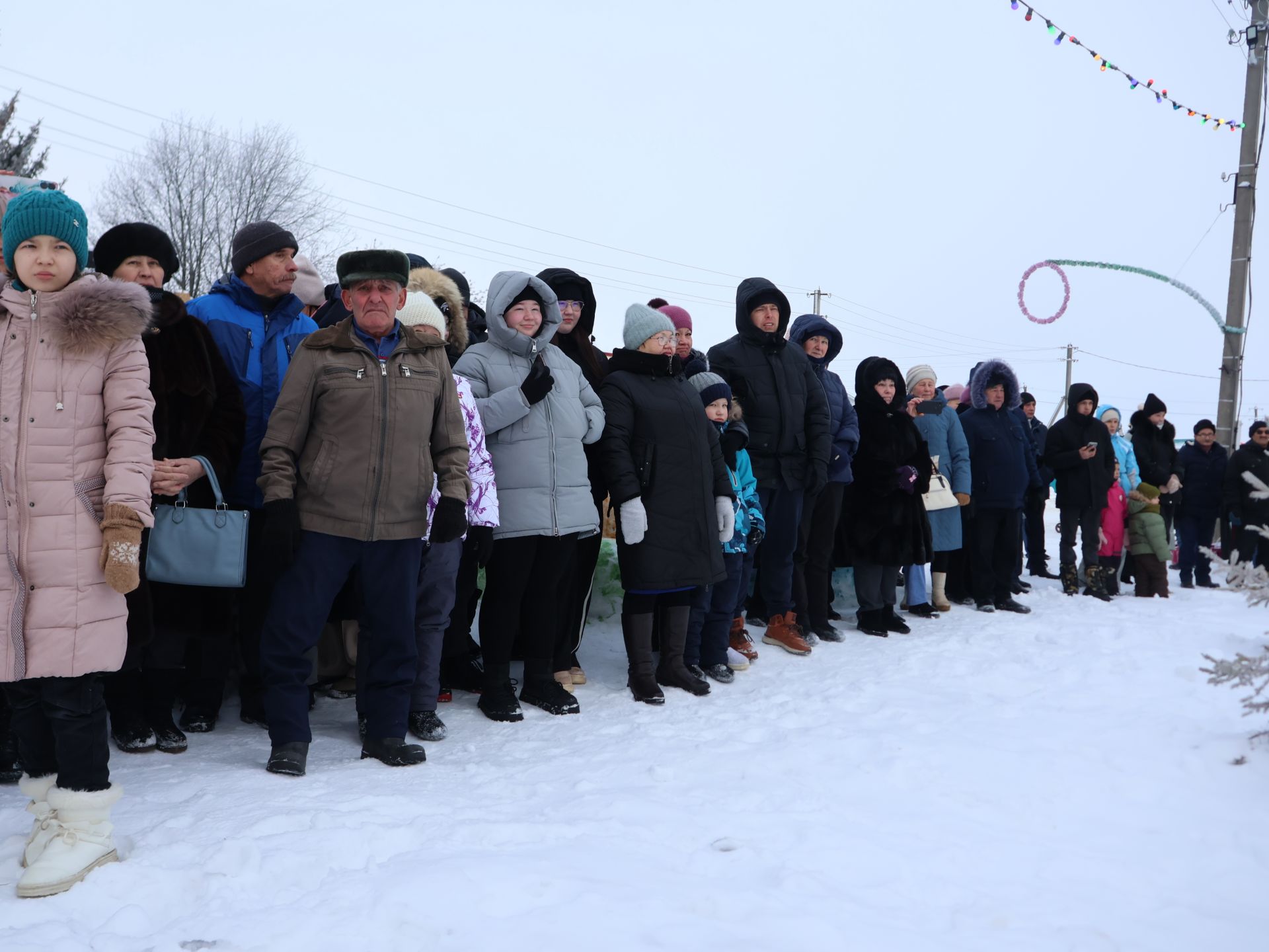 Яңача Яңа ел- Иске Кормашта күрше авыллар белән Кыш бабайлар парады оештырдылар