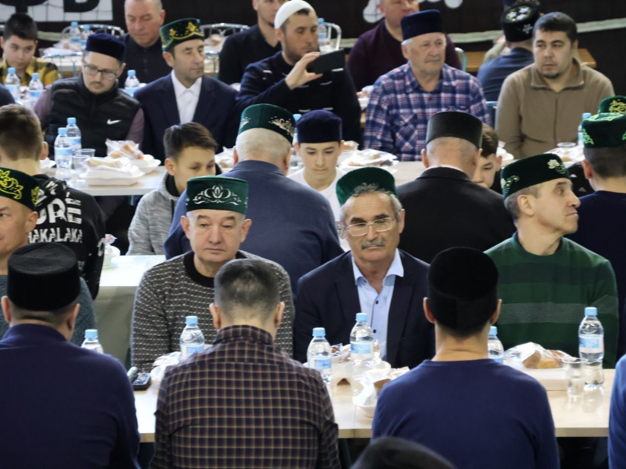 Уразаларыбыз кабул булсын: Районкүләм ифтарда мөселман кардәшләребез авыз ачты
