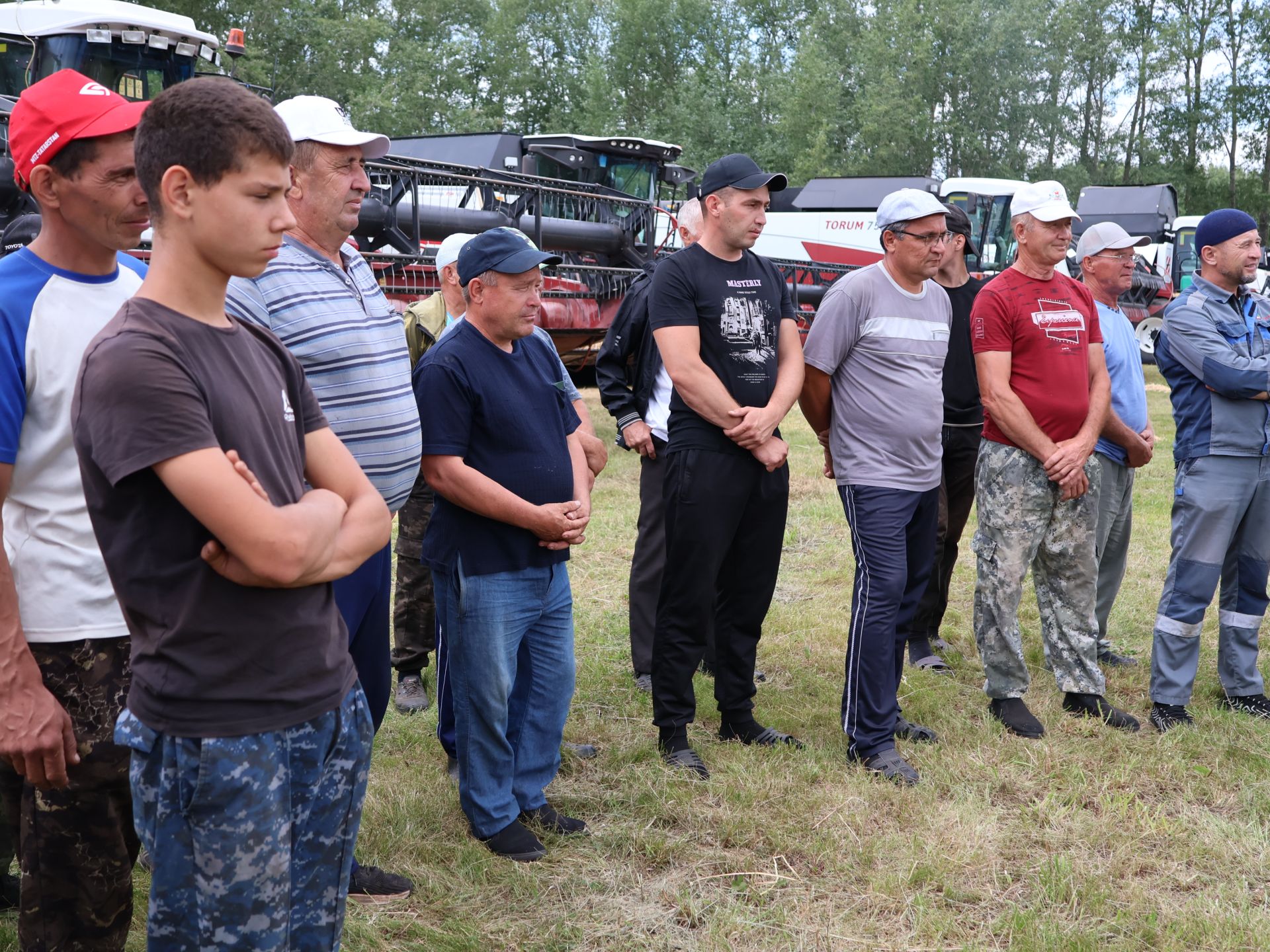 «Чишмә» хуҗалыгы, «Әнәк» һәм «Актаныш» агрофирмалары Комбайннар парадына ныклы әзерлек белән килгән