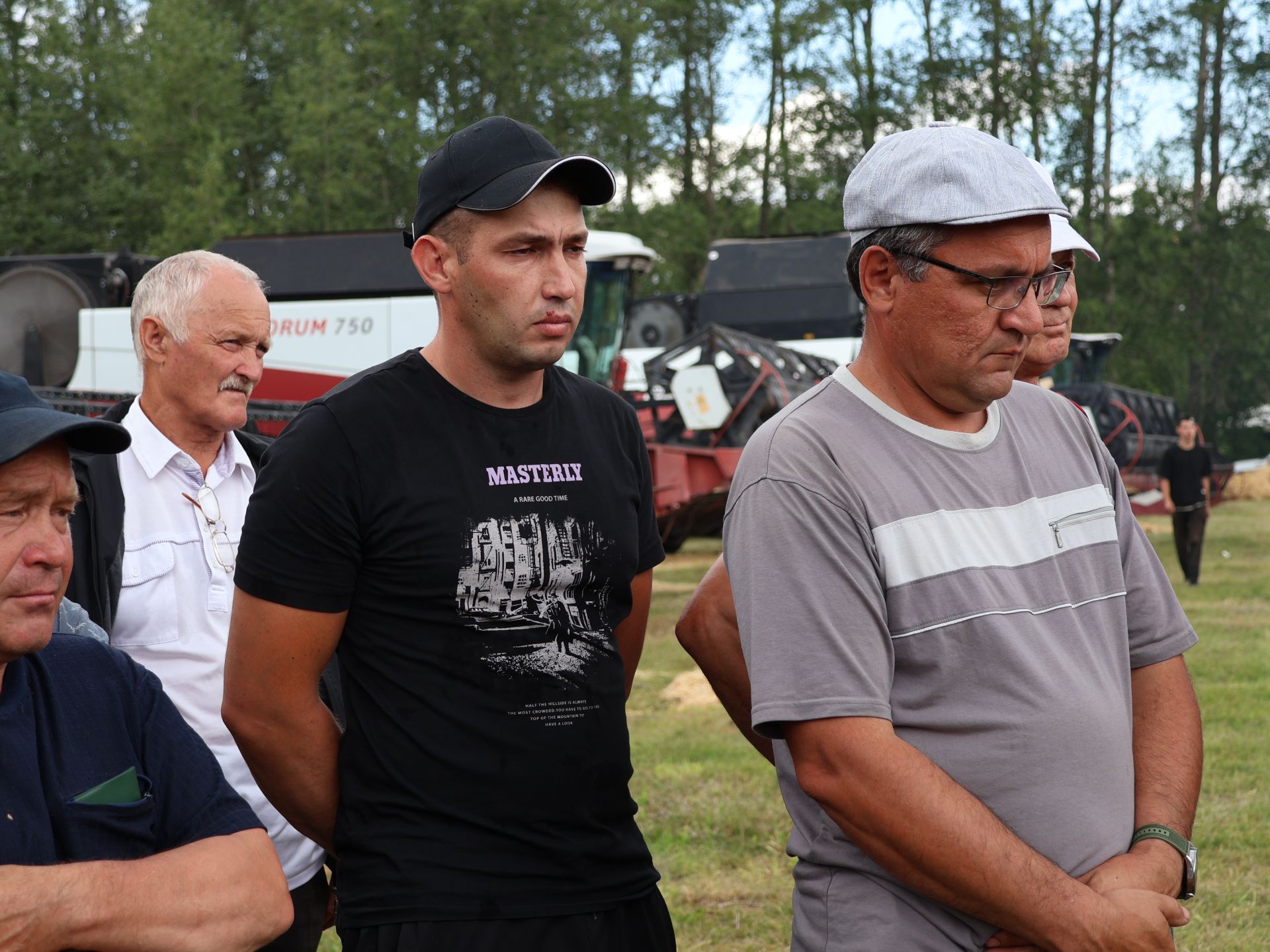 «Чишмә» хуҗалыгы, «Әнәк» һәм «Актаныш» агрофирмалары Комбайннар парадына ныклы әзерлек белән килгән