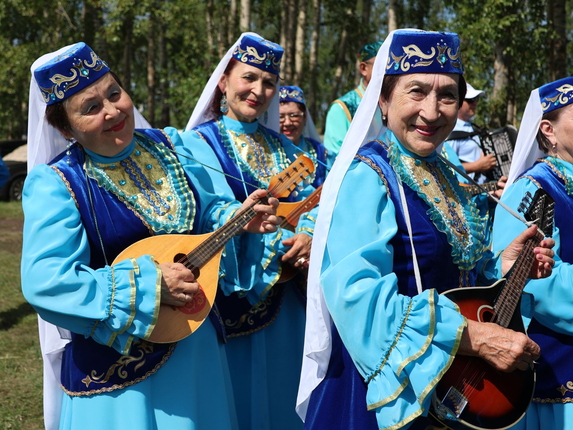 Яшәсен гармун, тальян моңнары: Иске Сәфәрдә төбәкара гармунчылар фестивале уза