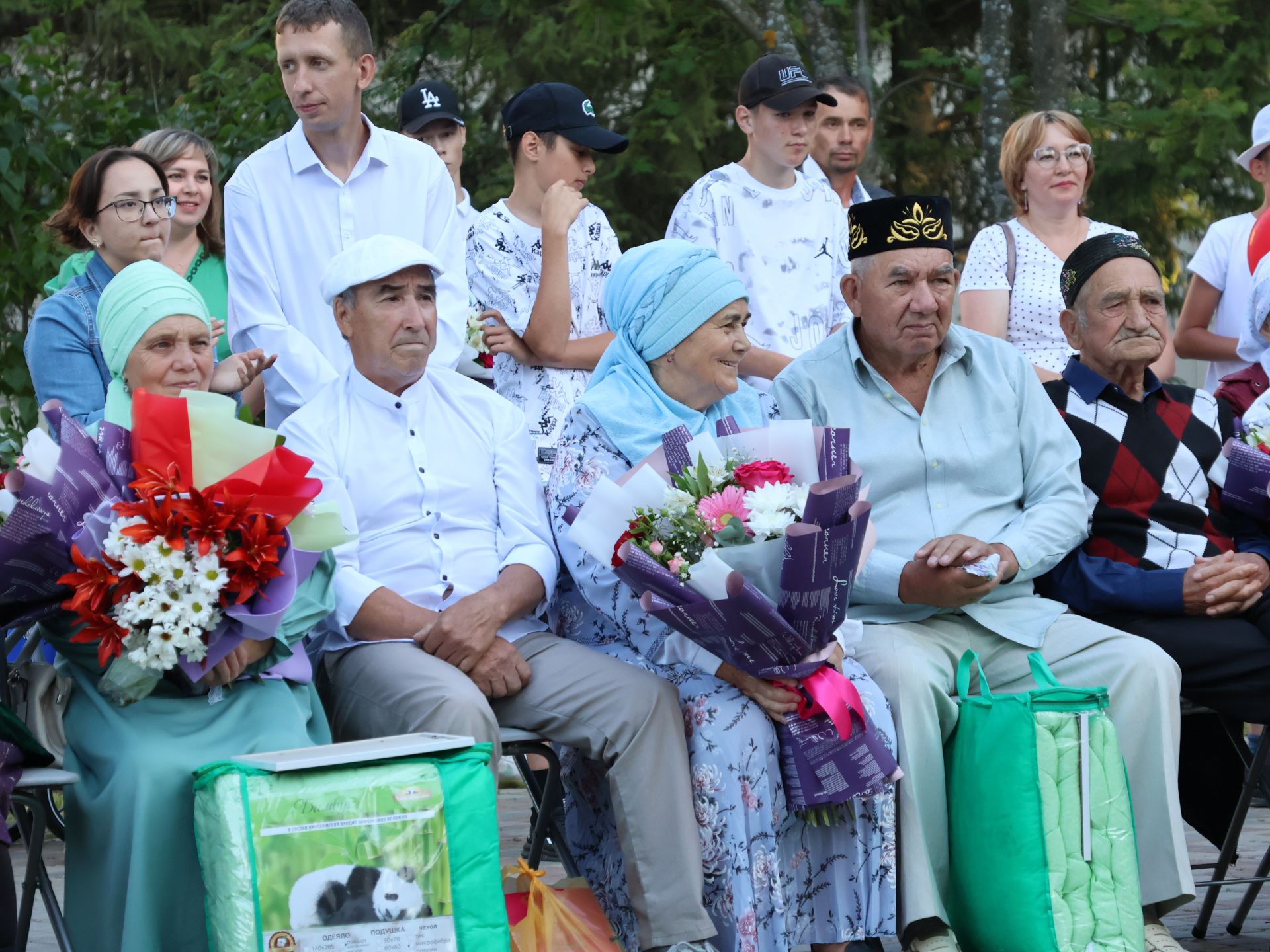 Без әле дә бергә, без әле дә матур: Бүген Актанышта Гаилә, мәхәббәт һәм тугрылык көнендә үрнәк парларны хөрмәтләделәр