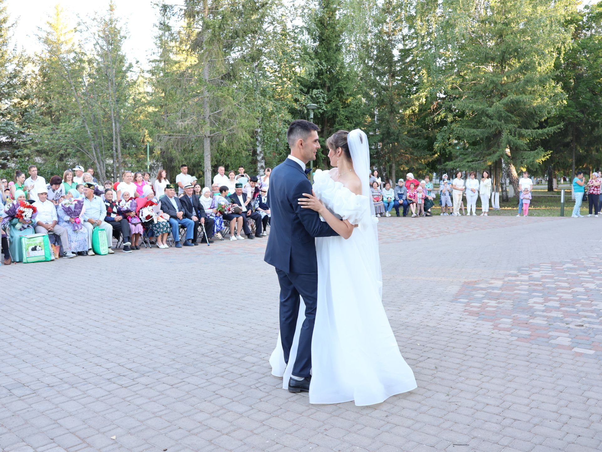 Без әле дә бергә, без әле дә матур: Бүген Актанышта Гаилә, мәхәббәт һәм тугрылык көнендә үрнәк парларны хөрмәтләделәр