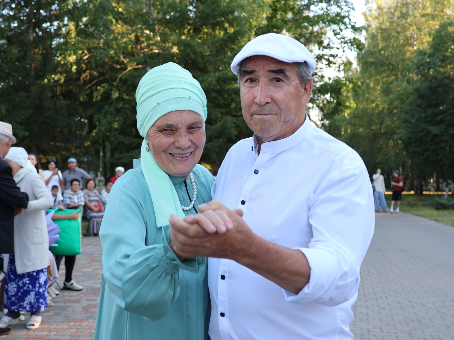 Без әле дә бергә, без әле дә матур: Бүген Актанышта Гаилә, мәхәббәт һәм тугрылык көнендә үрнәк парларны хөрмәтләделәр