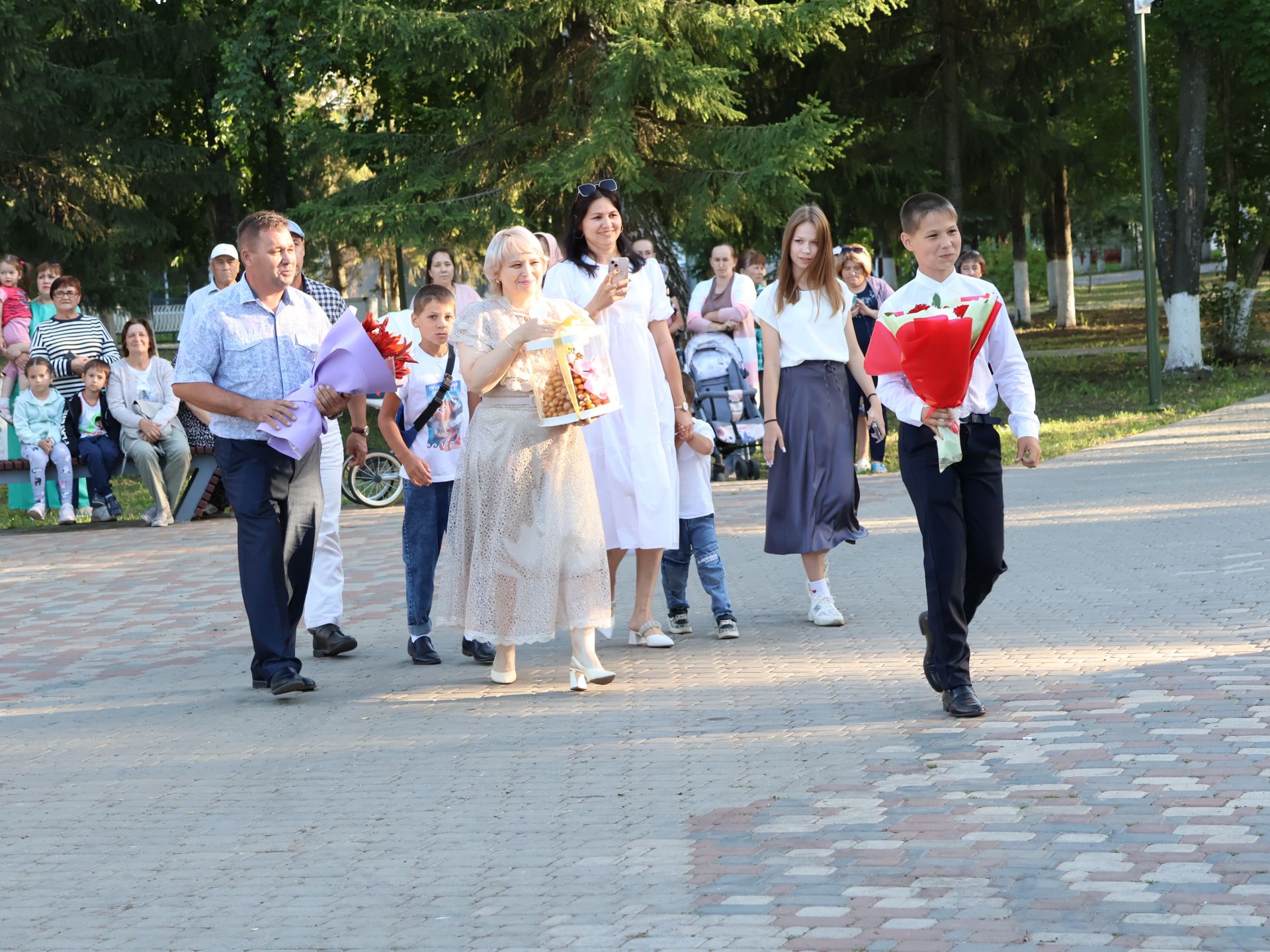 Без әле дә бергә, без әле дә матур: Бүген Актанышта Гаилә, мәхәббәт һәм тугрылык көнендә үрнәк парларны хөрмәтләделәр