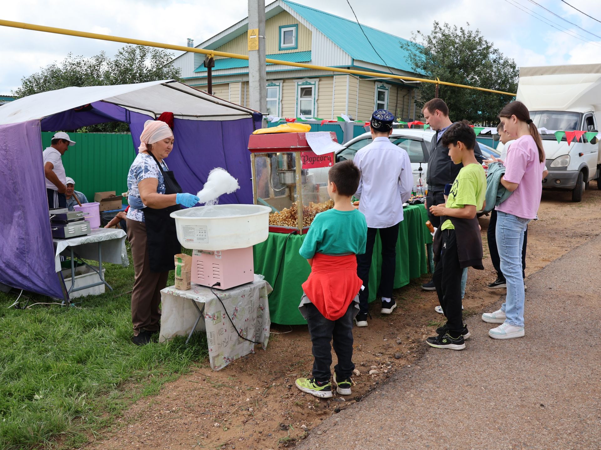 Колында «Гөлчирә» мәчетен төзеткән Альберт Мостафин: 20 ел буена мәчетебездән азан тавышы өзелмәде, киләчәктә дә шулай булсын!