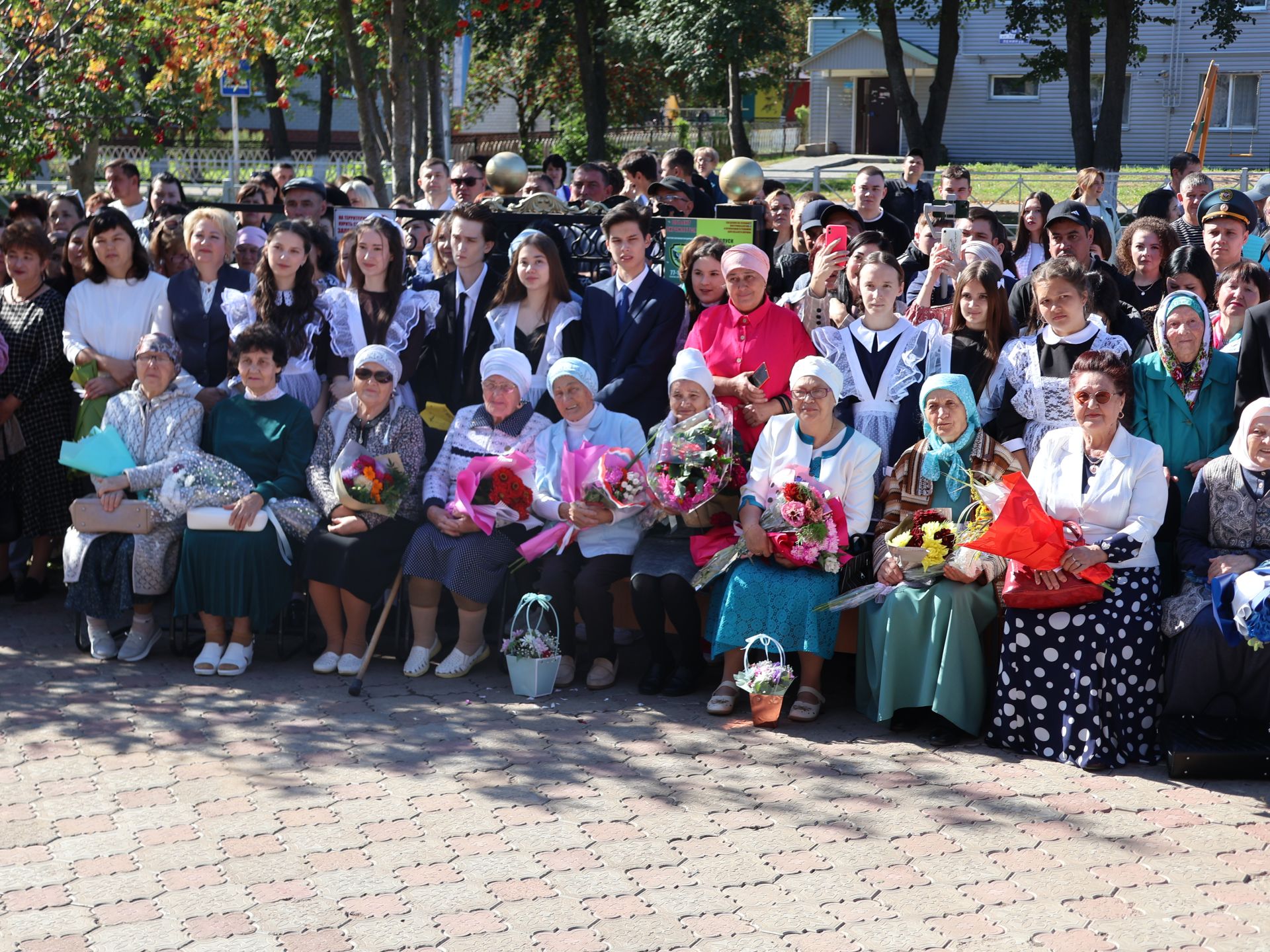 Яңартылган Актанышның беренче мәктәбендә Белем бәйрәме: Яңа уку елы котлы булсын!