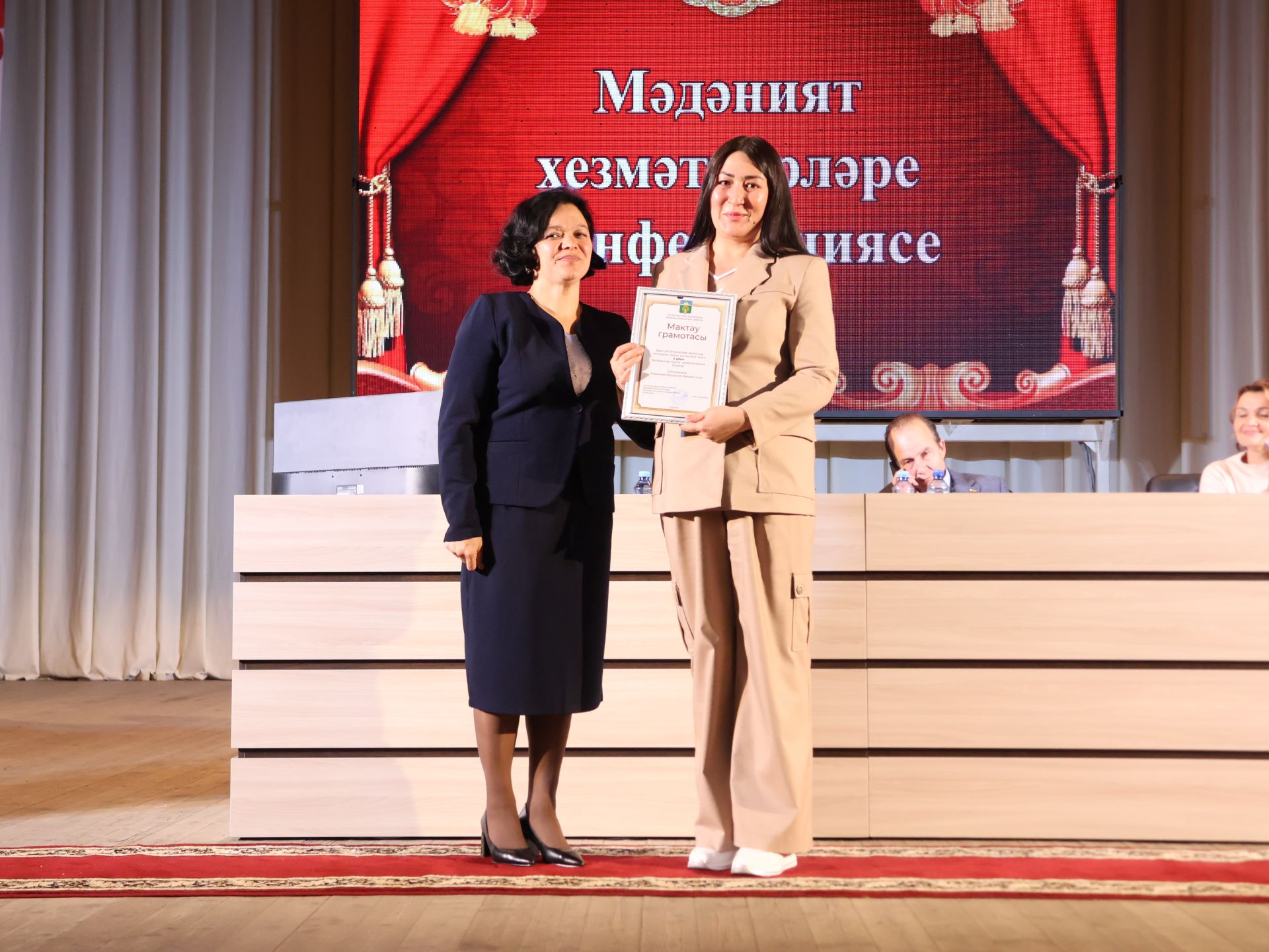 Районыбызның алтын фонды: Алдынгы мәдәният хезмәткәрләрен бүләкләү тантанасыннан безнең исемлек