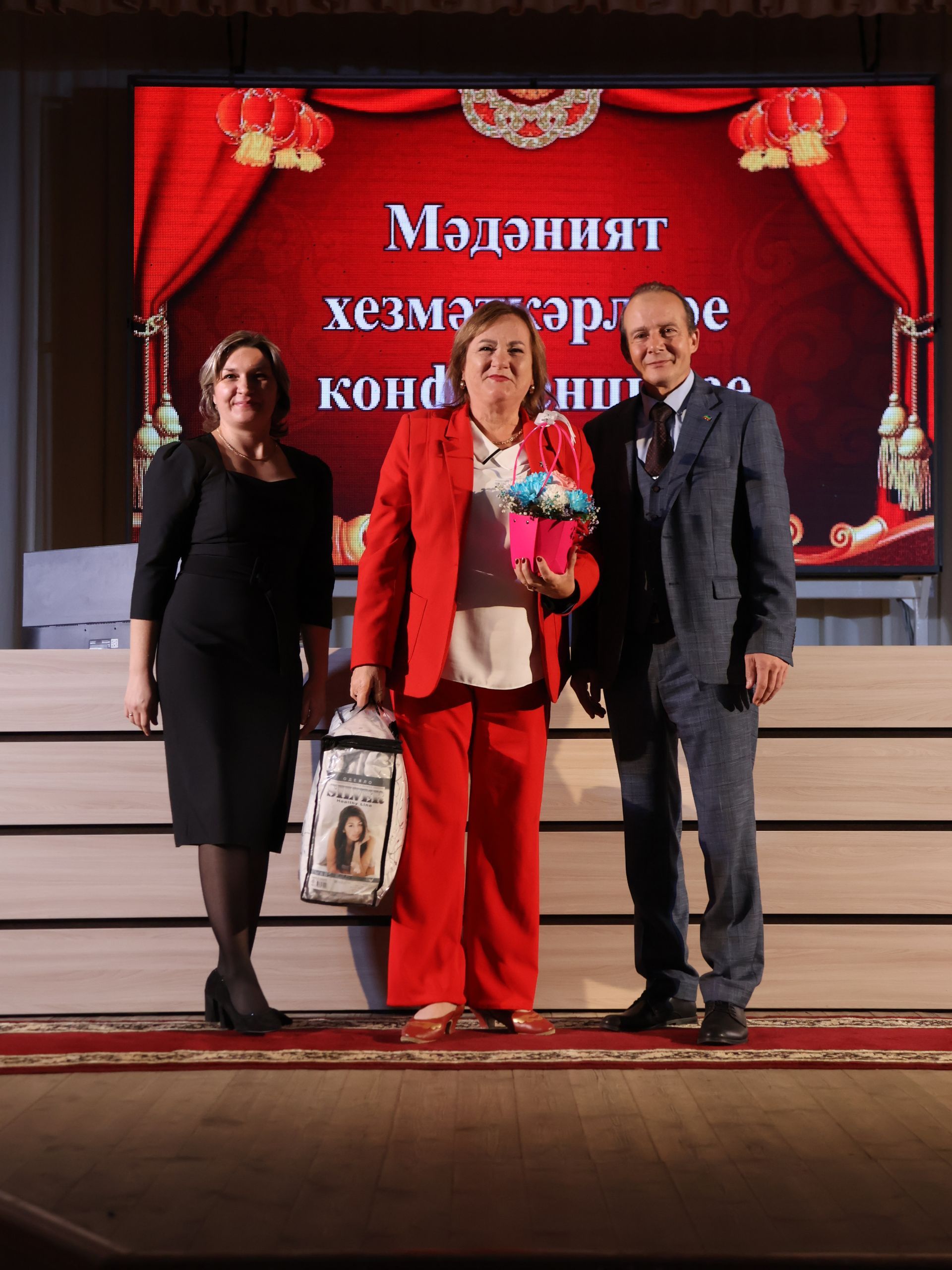 Районыбызның алтын фонды: Алдынгы мәдәният хезмәткәрләрен бүләкләү тантанасыннан безнең исемлек