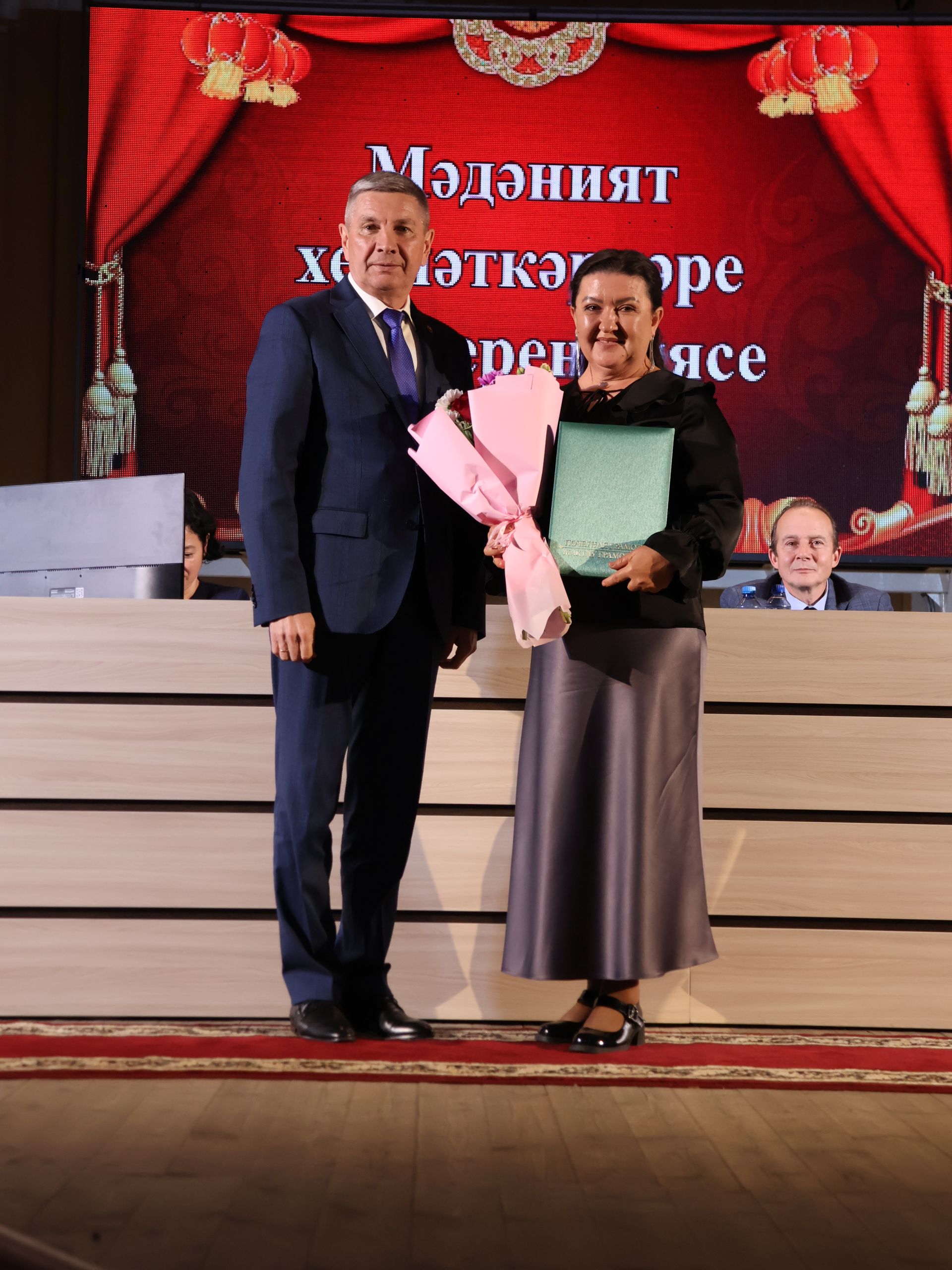 Районыбызның алтын фонды: Алдынгы мәдәният хезмәткәрләрен бүләкләү тантанасыннан безнең исемлек