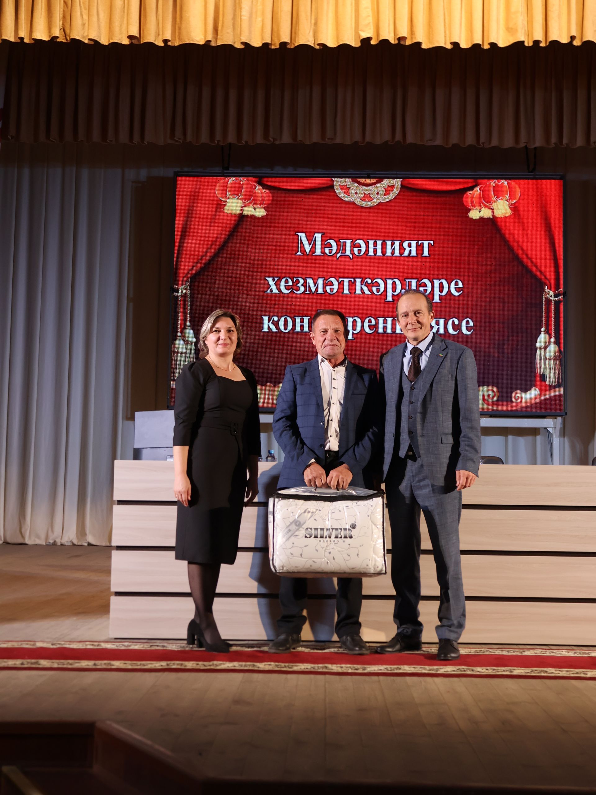 Районыбызның алтын фонды: Алдынгы мәдәният хезмәткәрләрен бүләкләү тантанасыннан безнең исемлек