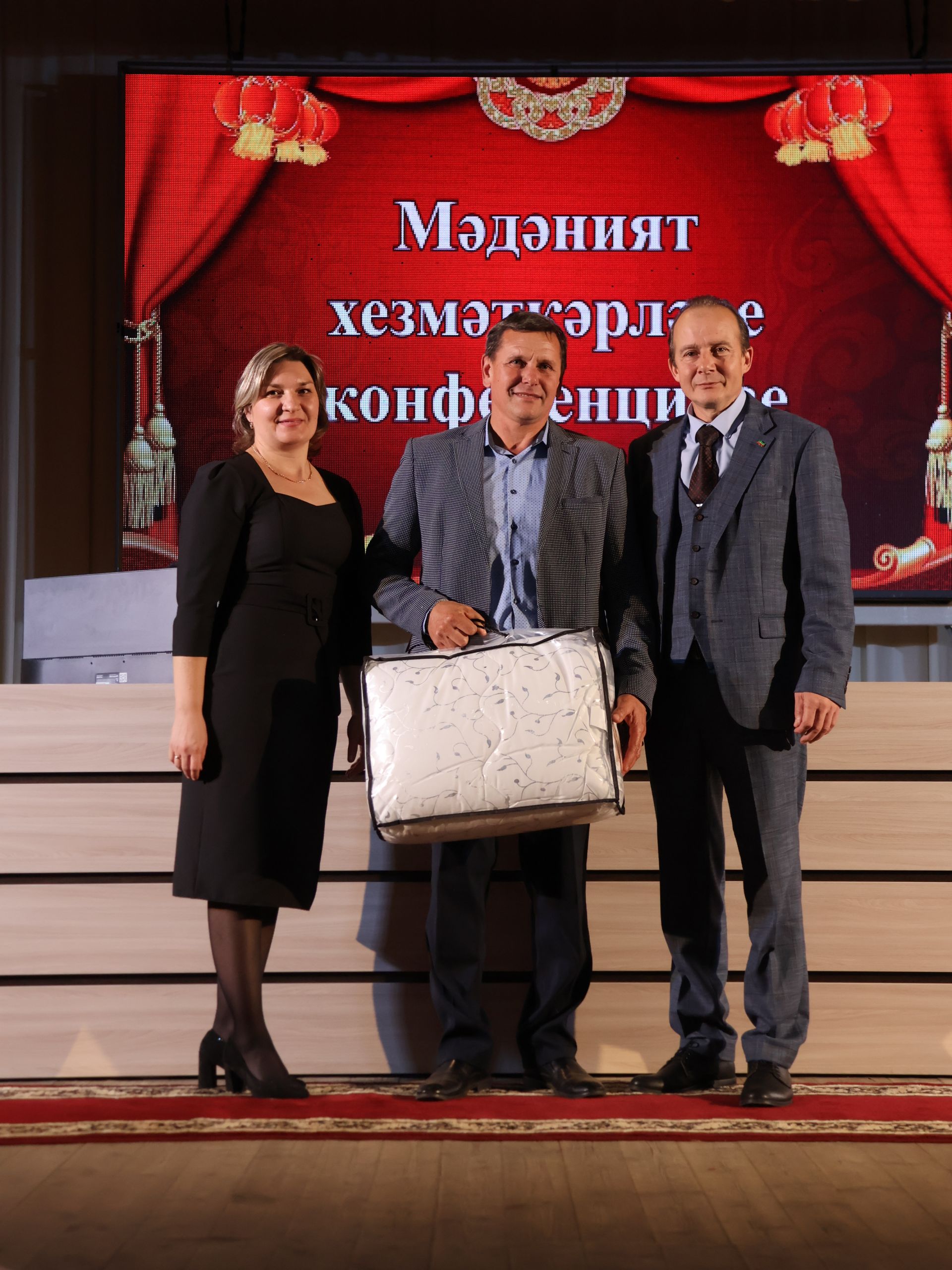Районыбызның алтын фонды: Алдынгы мәдәният хезмәткәрләрен бүләкләү тантанасыннан безнең исемлек