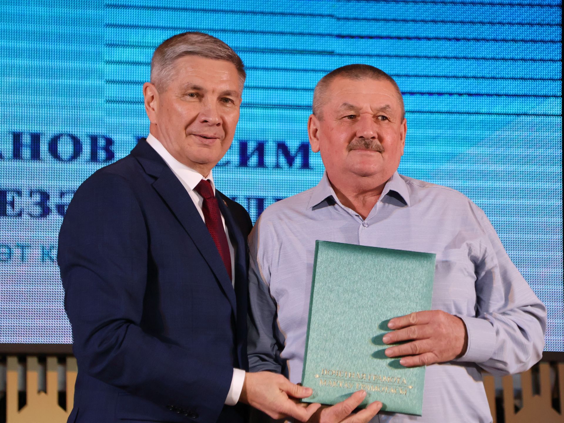 Безнең фоторепортаж: Алдынгылар слеты-2025