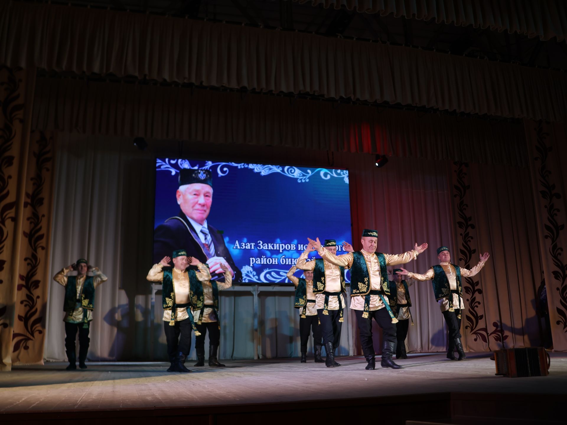 Азат Закиров исемендәге районкүләм бию конкурсыннан безнең репортаж