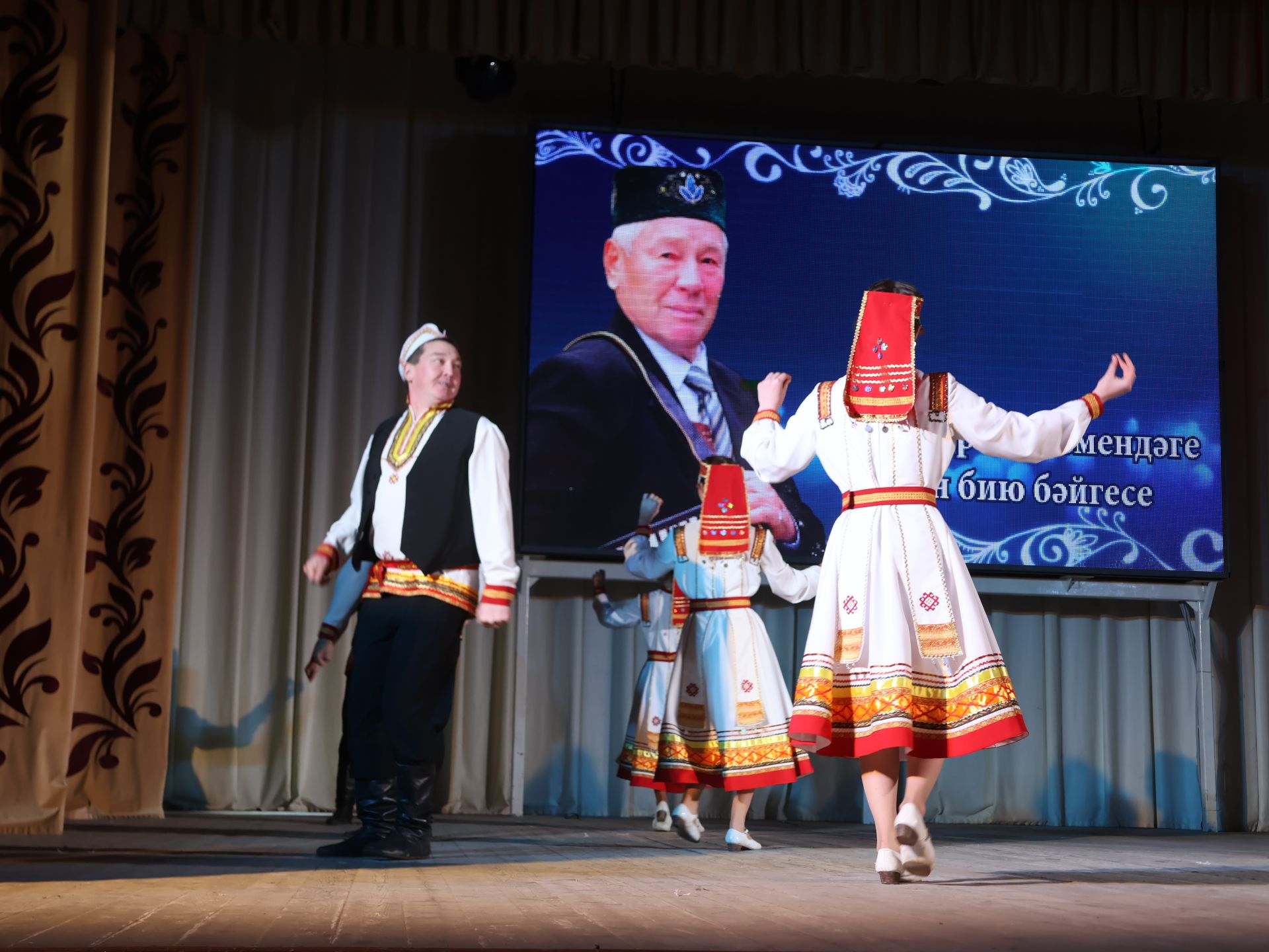 Азат Закиров исемендәге районкүләм бию конкурсыннан безнең репортаж