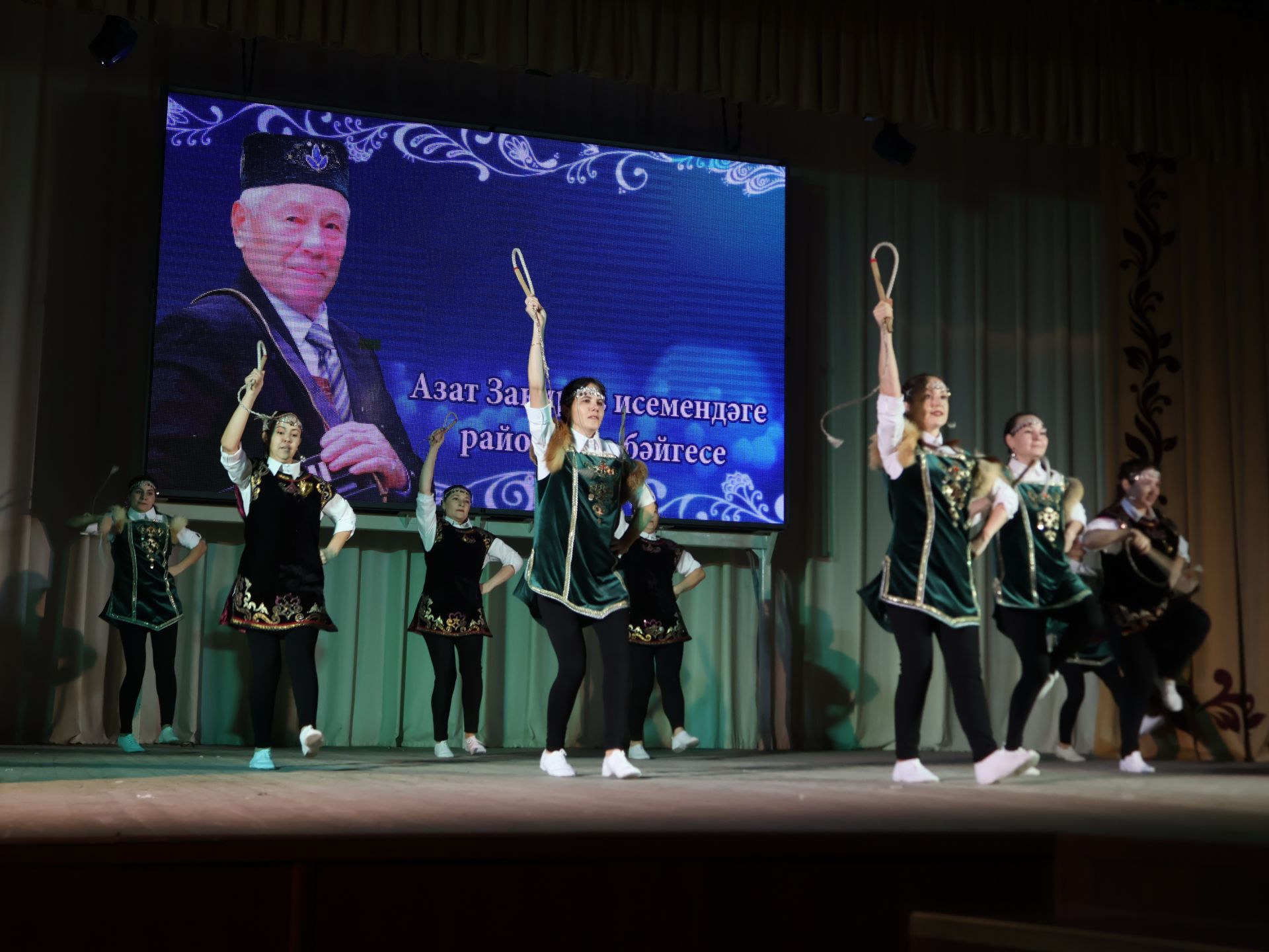 Азат Закиров исемендәге районкүләм бию конкурсыннан безнең репортаж