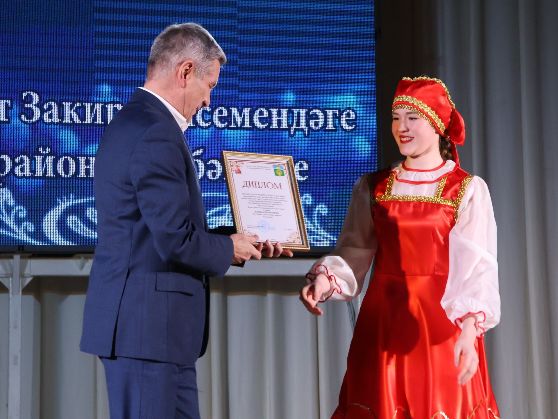 Азат Закиров исемендәге районкүләм бию конкурсыннан безнең репортаж
