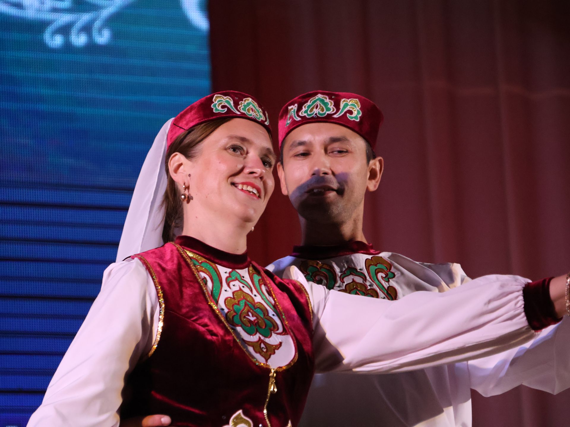 Азат Закиров исемендәге районкүләм бию конкурсыннан безнең репортаж