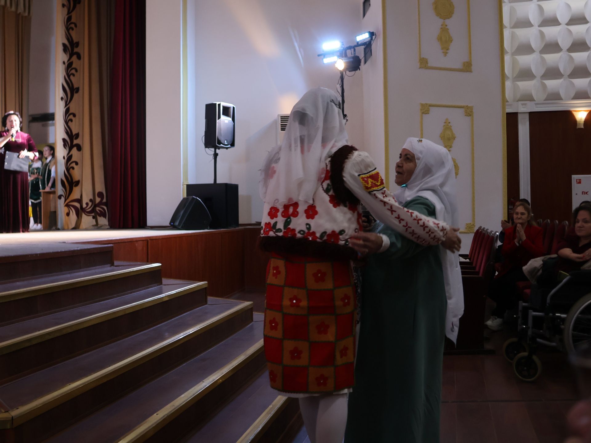 Азат Закиров исемендәге районкүләм бию конкурсыннан безнең репортаж