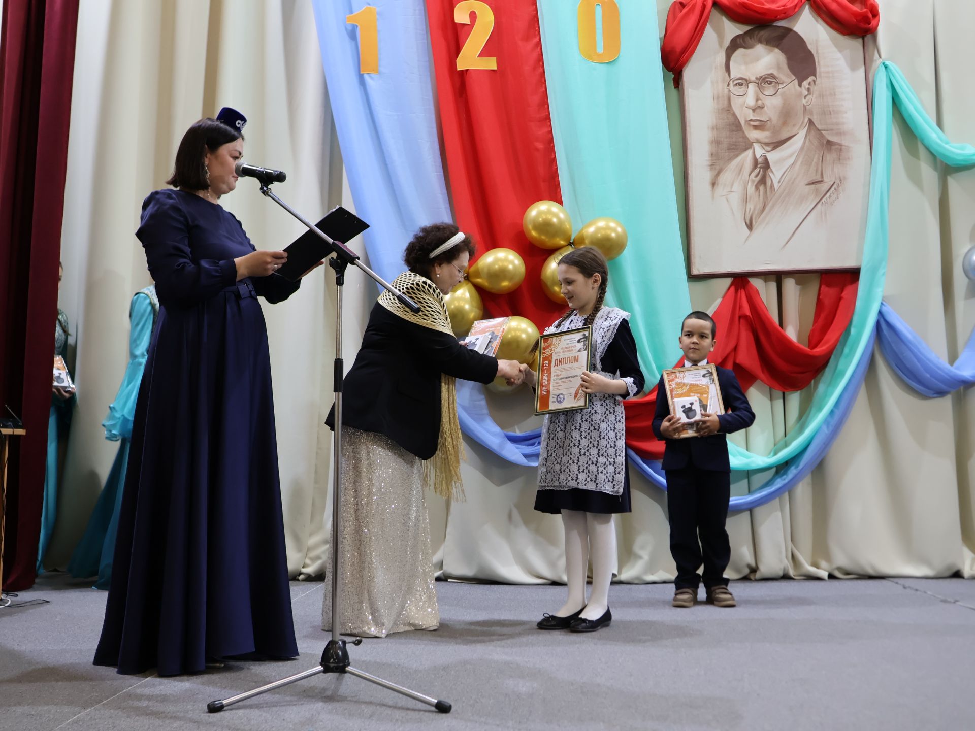 Халкым өчен тугры калырмын: Нур Баян исемендәге иҗат фестивале Гран-приена Ләйлә Нуриева лаек булды (репортаж)