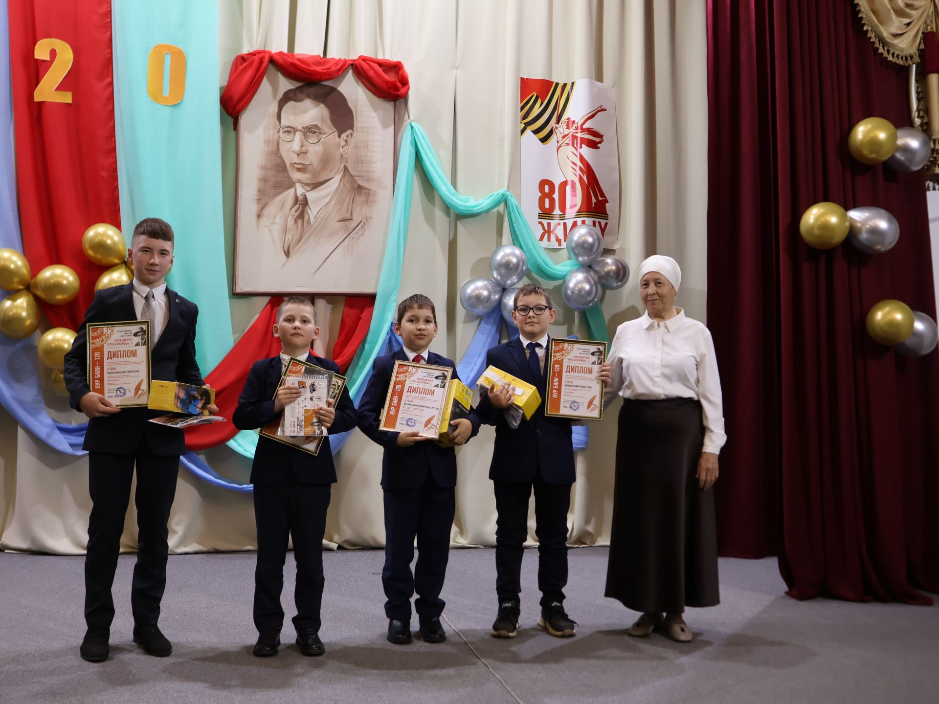 Халкым өчен тугры калырмын: Нур Баян исемендәге иҗат фестивале Гран-приена Ләйлә Нуриева лаек булды (репортаж)