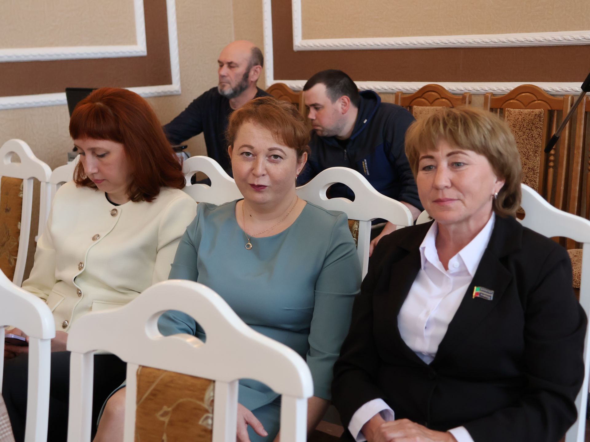 Актанышның бриллиант, зөбәрҗәт, алтын туйларын каршылаган үрнәк парларын хөрмәтләделәр
