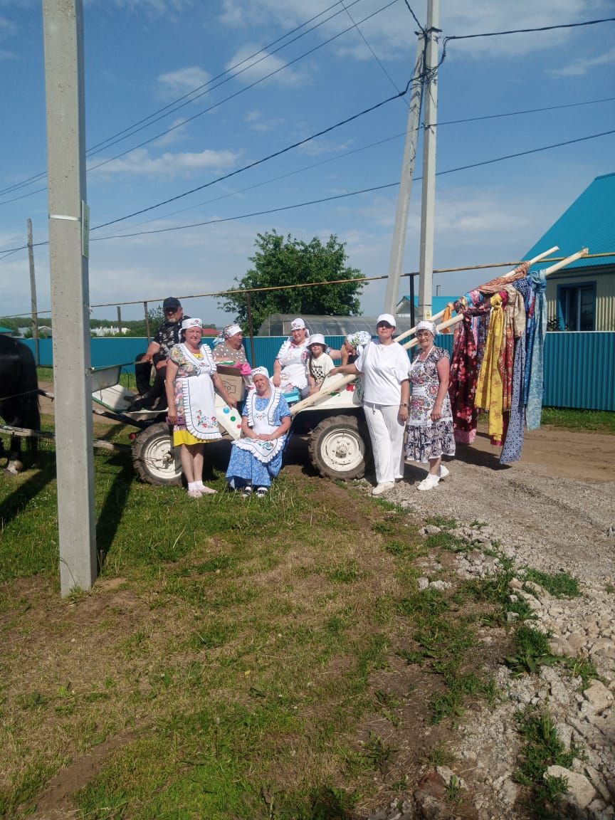 Пучы авылы халкы Сабантуй батырларына бүләк җыйды