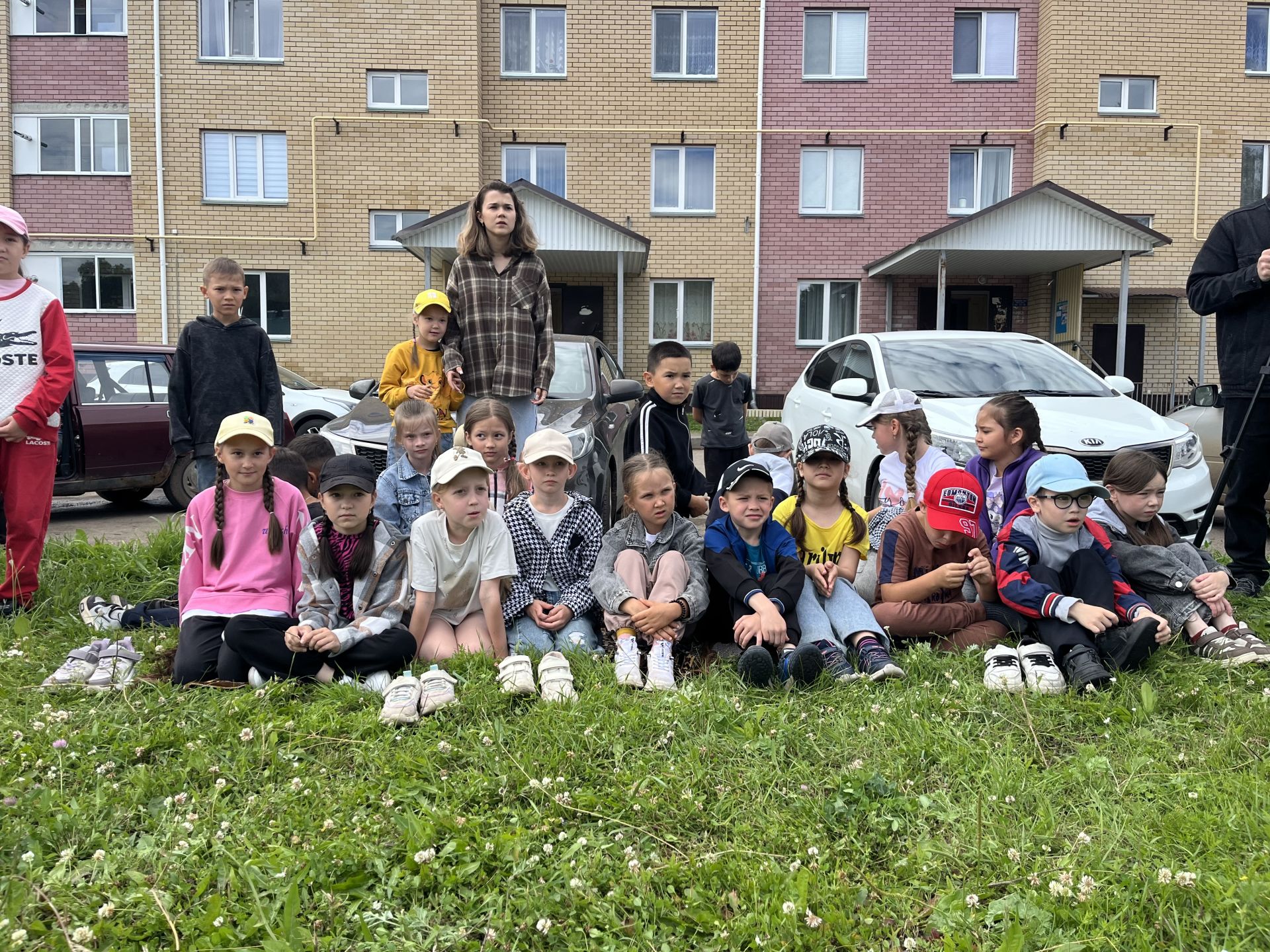 Татарстанда җәй: Актанышның яшь гаиләләре «Гаиләм-җылы учагым» ишегалды бәйрәмендә ял итте
