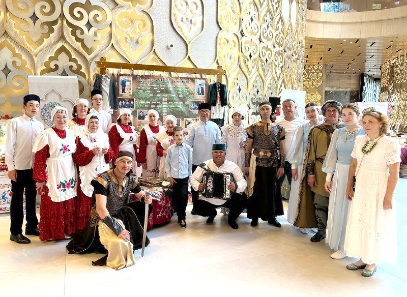 Иске Сәфәр авылыннан Газизҗановлар һәм Салиховлар гаиләләре «Гаилә тарихында гасырлар кайтавазы – тарихта без эзлебез» республика шәҗәрә фестивалендә катнаша