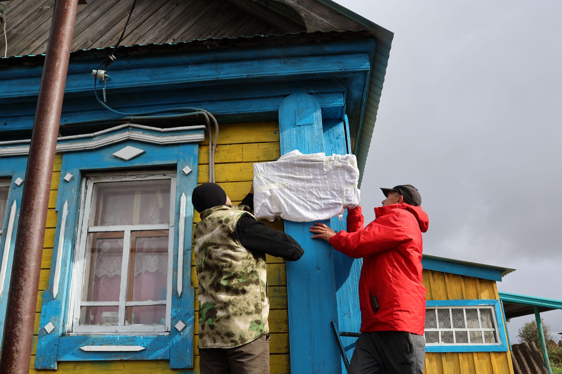 Иске Сәфәрдә Рәмдил Хәбиров истәлегенә хәтер тактасы ачылды