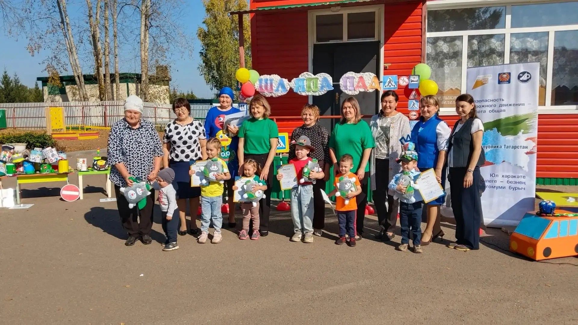 «Ромашка» балалар бакчасында үзенчәлекле эшләпәләр бәйгесе узды