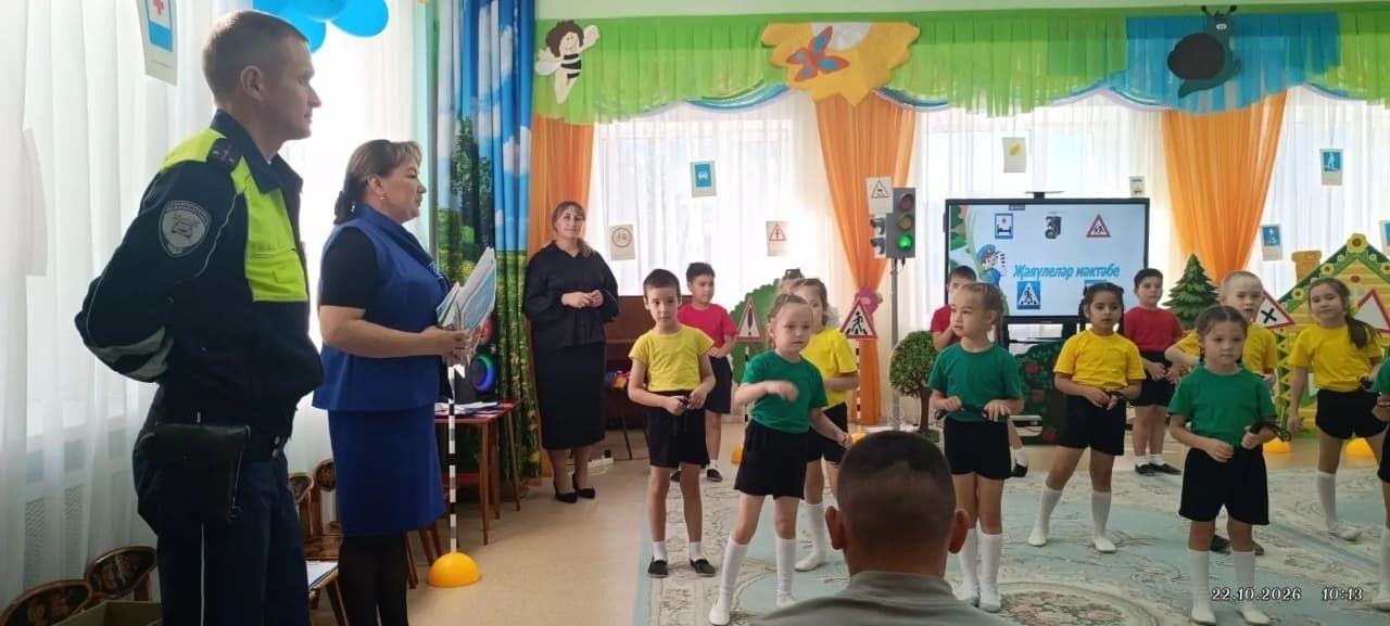 «Җәяүлеләр мәктәбе»ндә кунаклар: Алтынчәч балалары үз белемнәрен күрсәтте