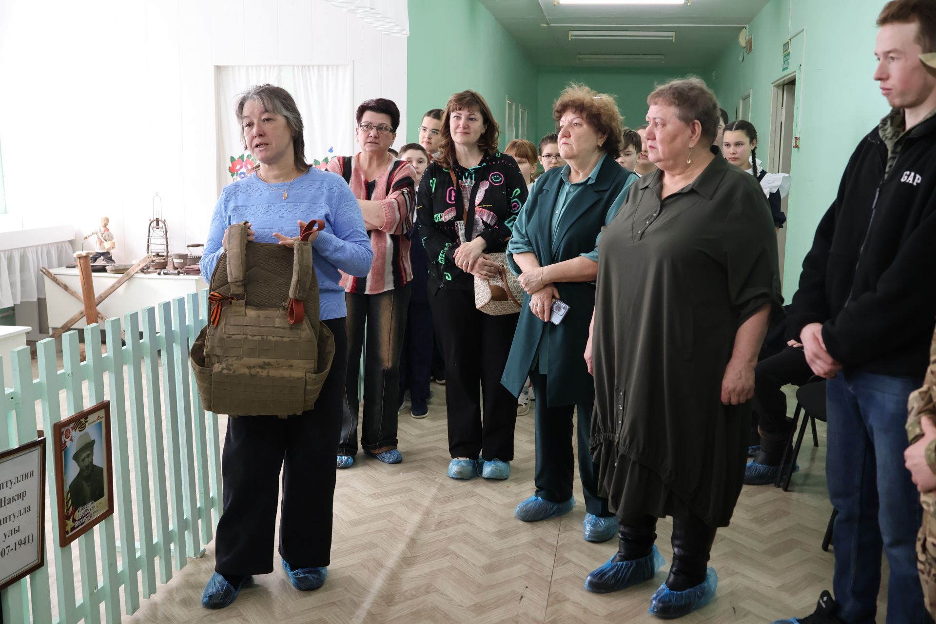 Батырлык ядкаре: Махсус хәрби операция батыры Илнар Гәрәевнең бронежилеты туган мәктәбенә кайтты