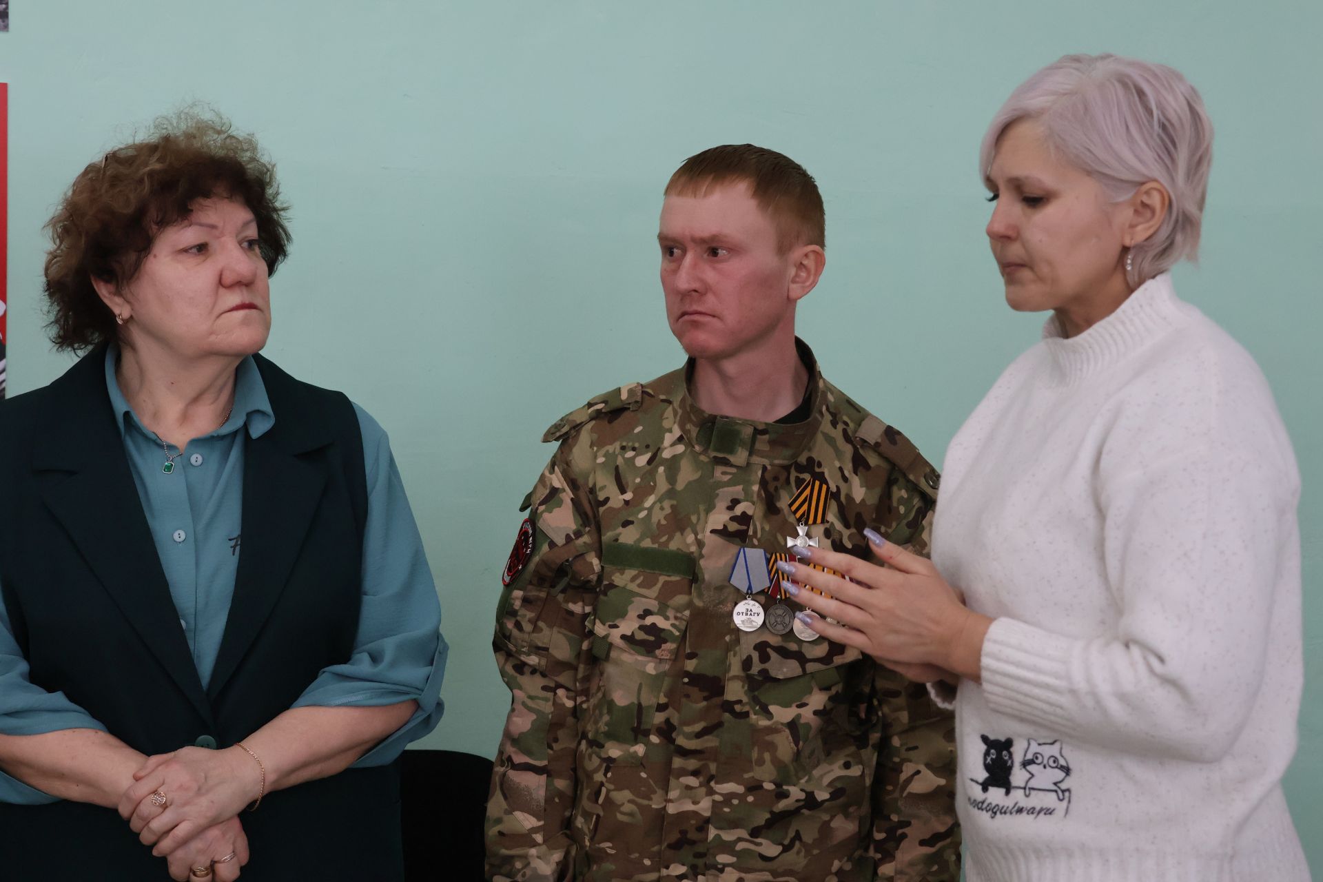Батырлык ядкаре: Махсус хәрби операция батыры Илнар Гәрәевнең бронежилеты туган мәктәбенә кайтты