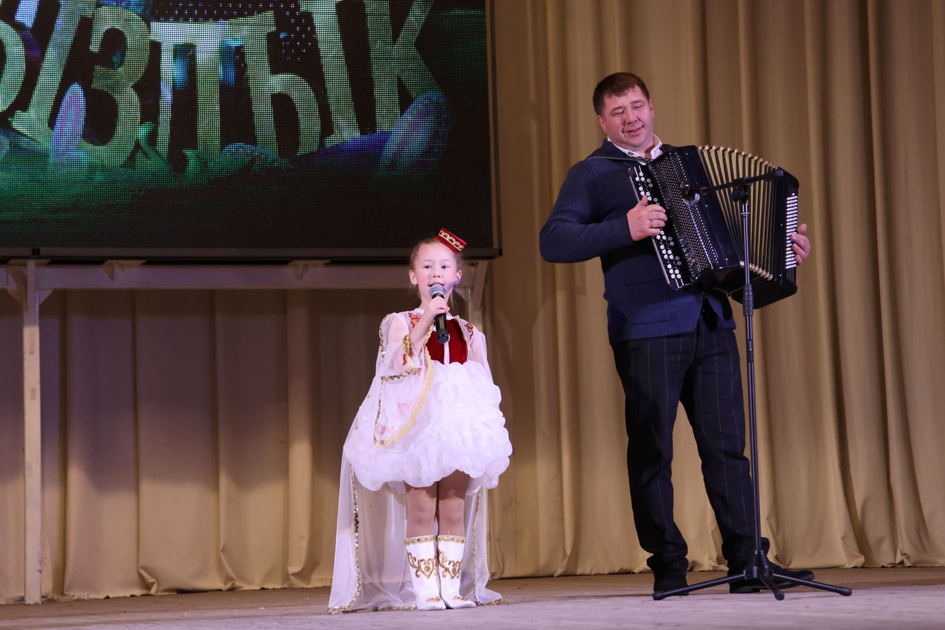 «Йолдызлык – 2026»: Балалар бакчалары гала-концертыннан безнең репортаж