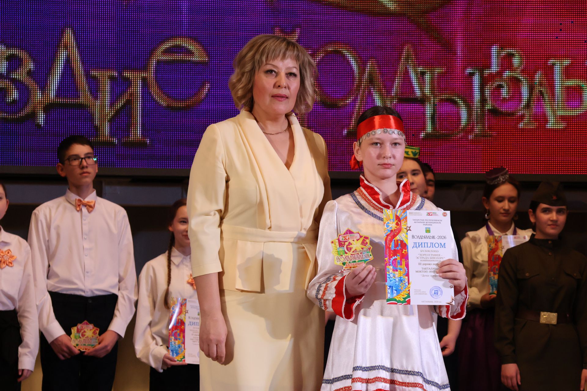 «Йолдызлык-2026»: Актаныш районы мәктәп укучыларының гала-концертыннан безнең репортаж