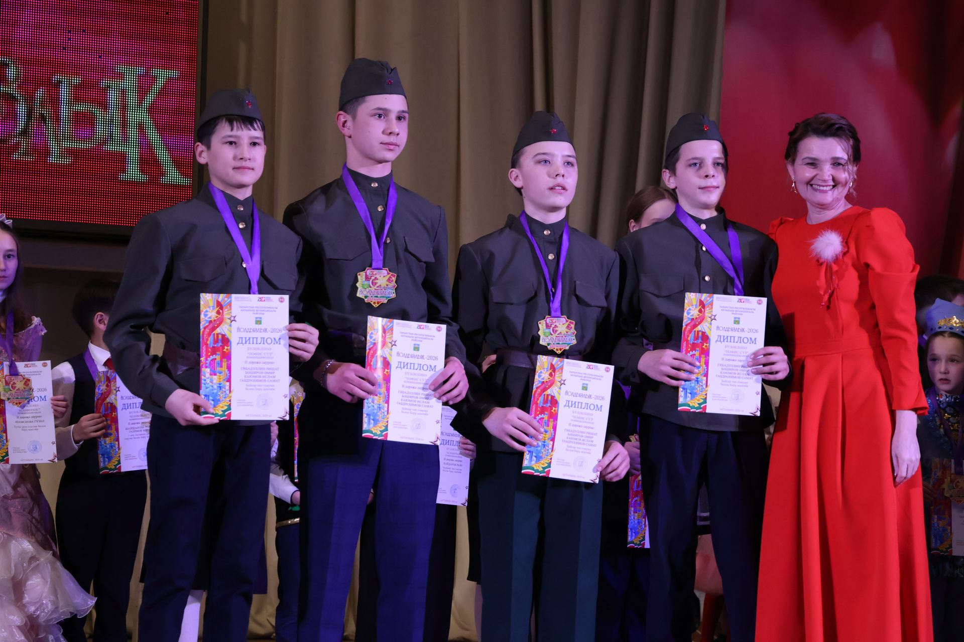 «Йолдызлык-2026»: Актаныш районы мәктәп укучыларының гала-концертыннан безнең репортаж