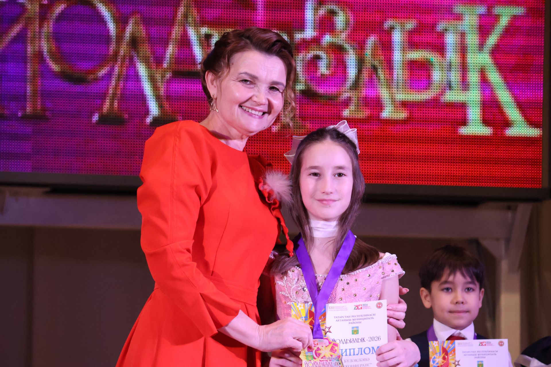 «Йолдызлык-2026»: Актаныш районы мәктәп укучыларының гала-концертыннан безнең репортаж