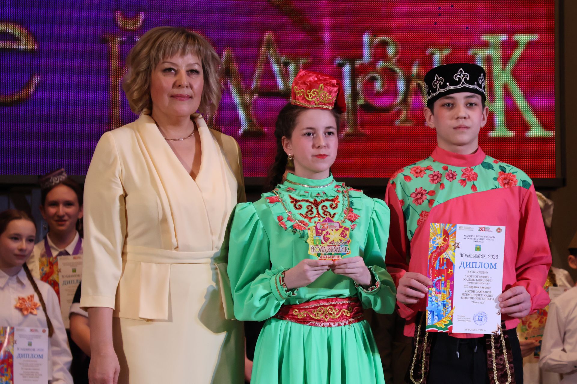 «Йолдызлык-2026»: Актаныш районы мәктәп укучыларының гала-концертыннан безнең репортаж
