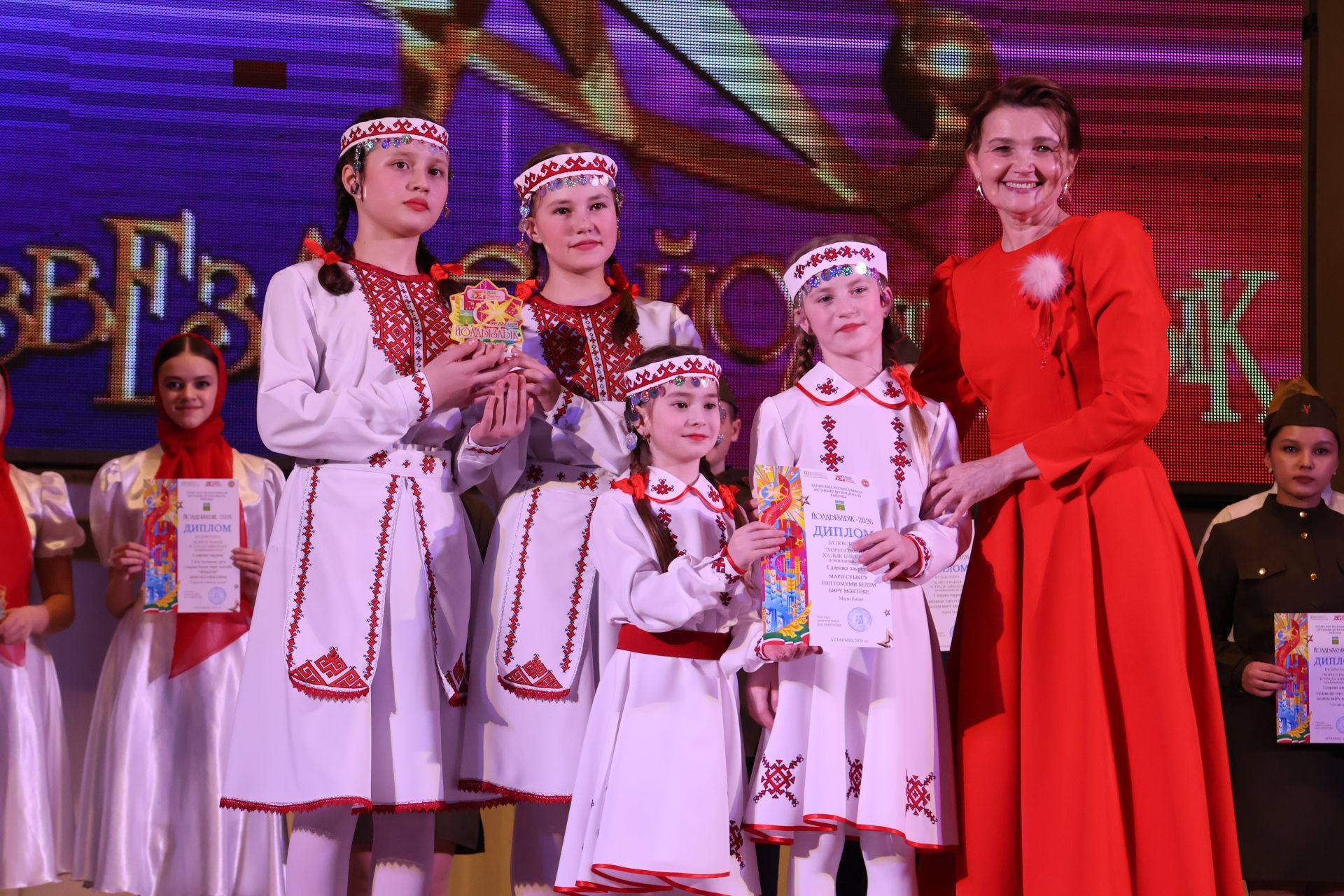 «Йолдызлык-2026»: Актаныш районы мәктәп укучыларының гала-концертыннан безнең репортаж