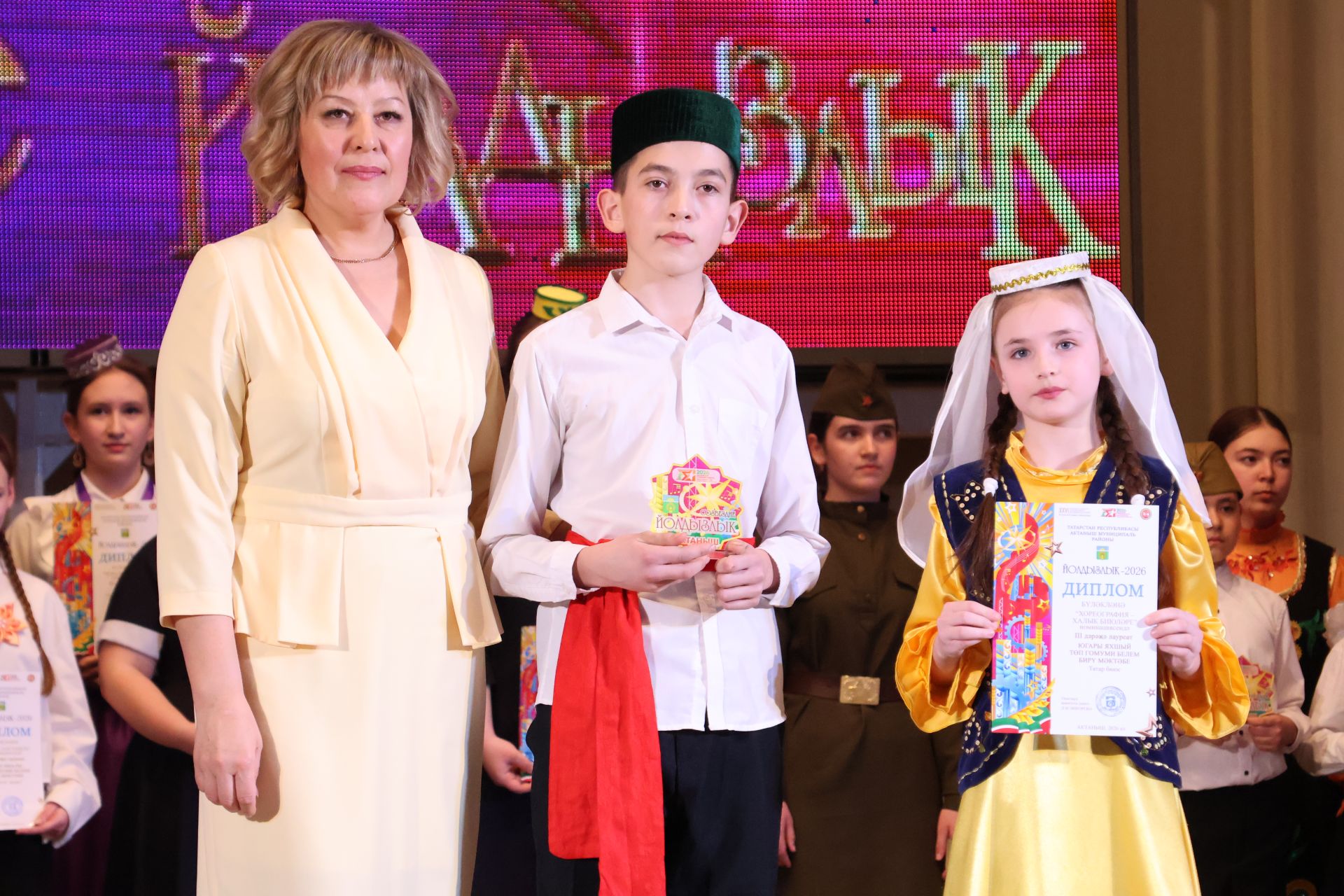 «Йолдызлык-2026»: Актаныш районы мәктәп укучыларының гала-концертыннан безнең репортаж