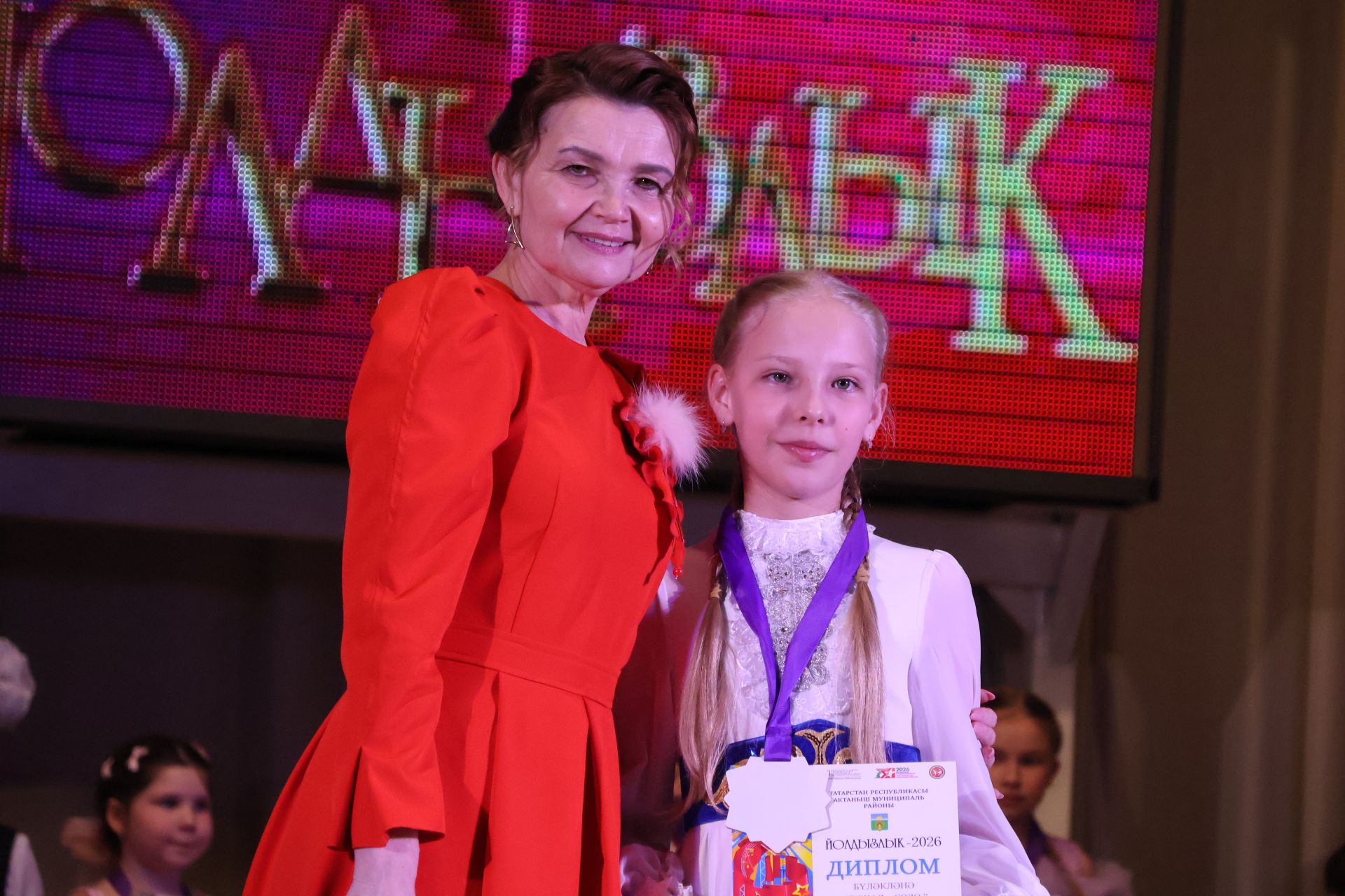 «Йолдызлык-2026»: Актаныш районы мәктәп укучыларының гала-концертыннан безнең репортаж