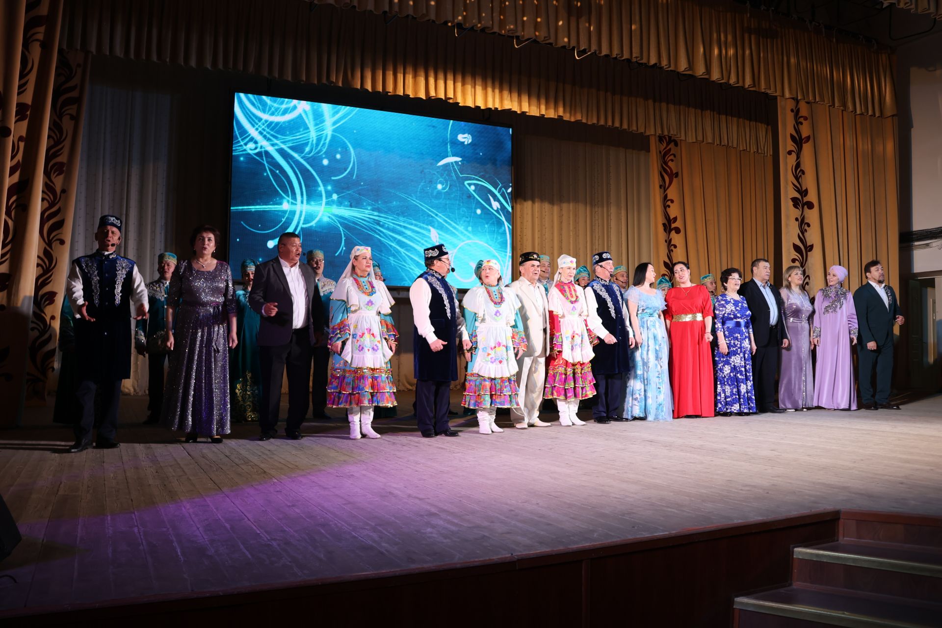 «Агыйдел» дәүләт җыр һәм бию ансамбленең «Җырланмаган әле безнең җыр» концертыннан репортаж
