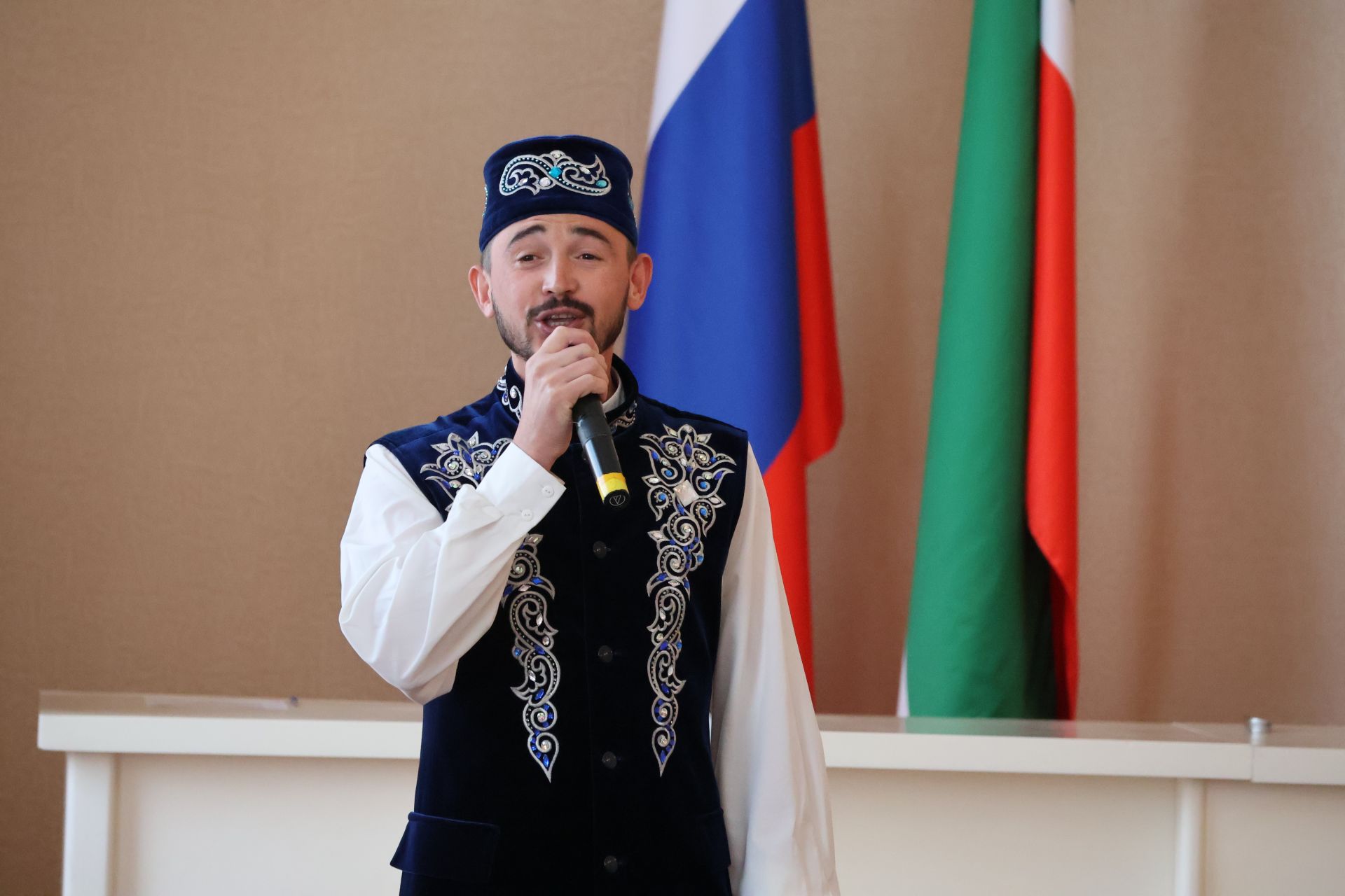 Актанышта Гаилә көненә багышланган тантанада бриллиант, алтын туйларын каршылаучыларны хөрмәтләделәр