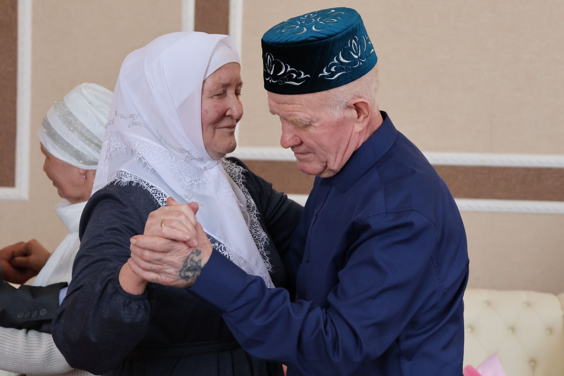 Актанышта Гаилә көненә багышланган тантанада бриллиант, алтын туйларын каршылаучыларны хөрмәтләделәр