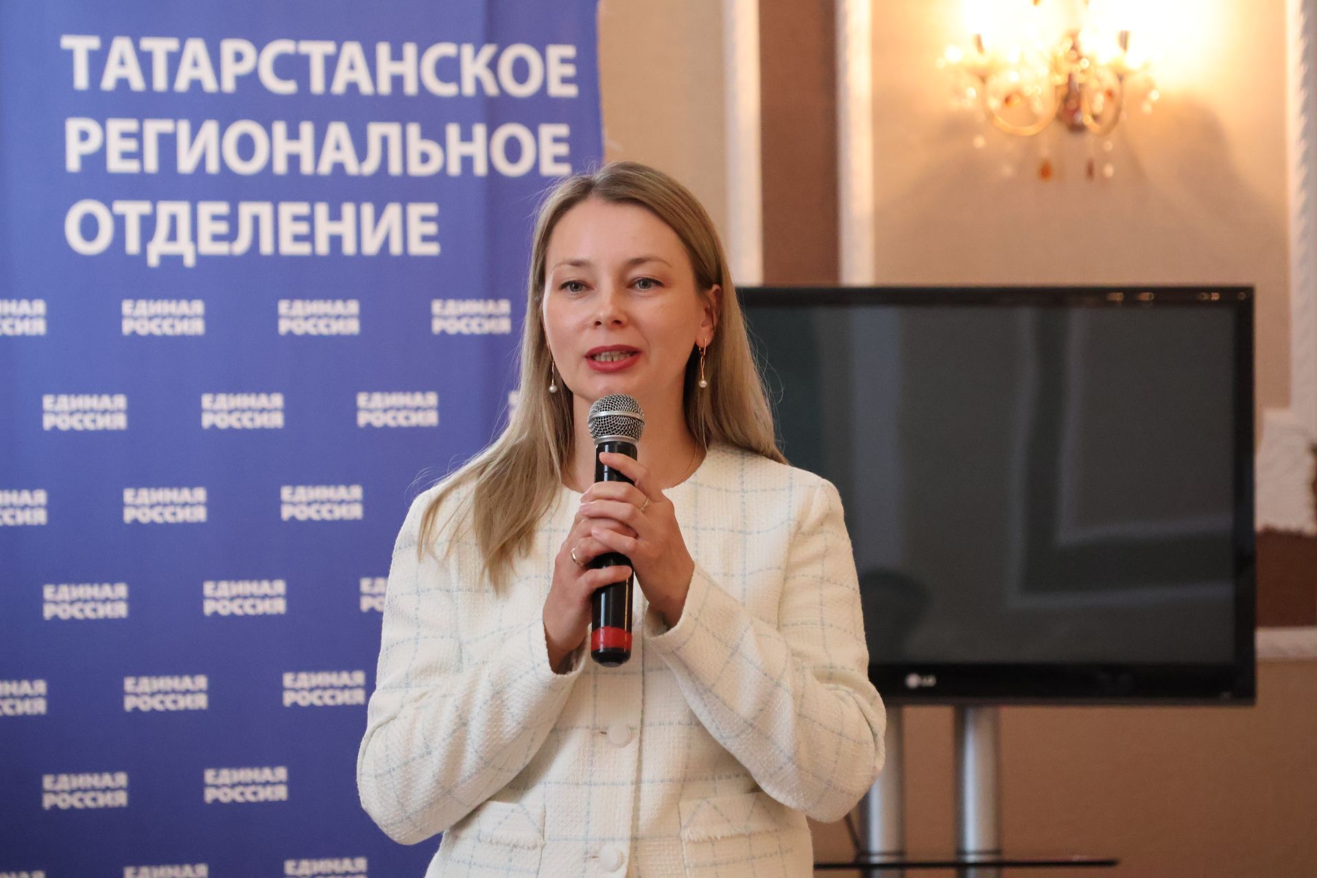 Россия көне алдыннан яшь актанышлыларга паспорт тапшырдылар