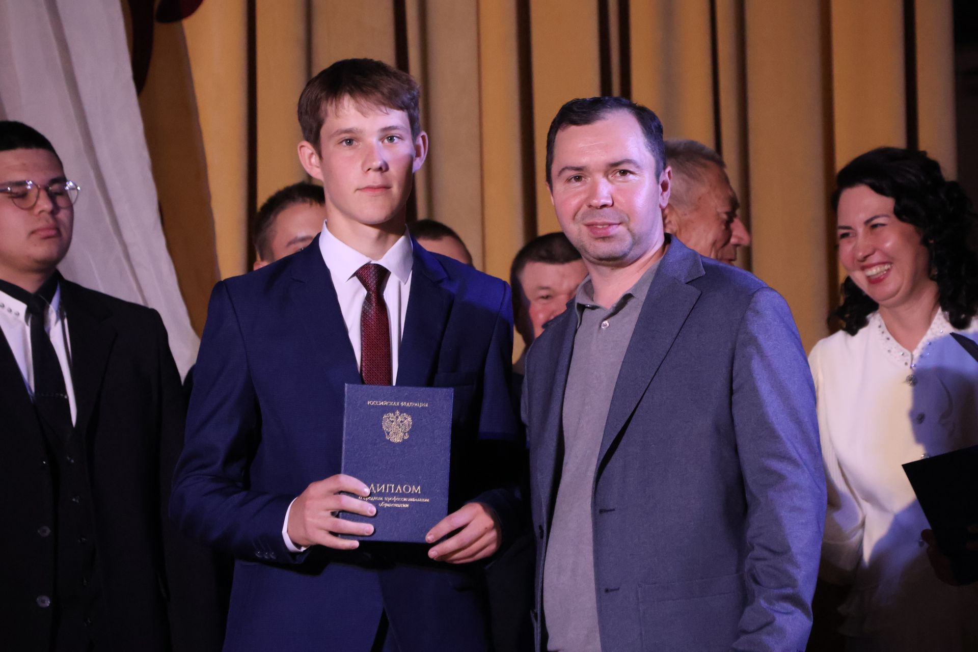 Актанышта технология техникумы студентларына дипломнар тапшырылды