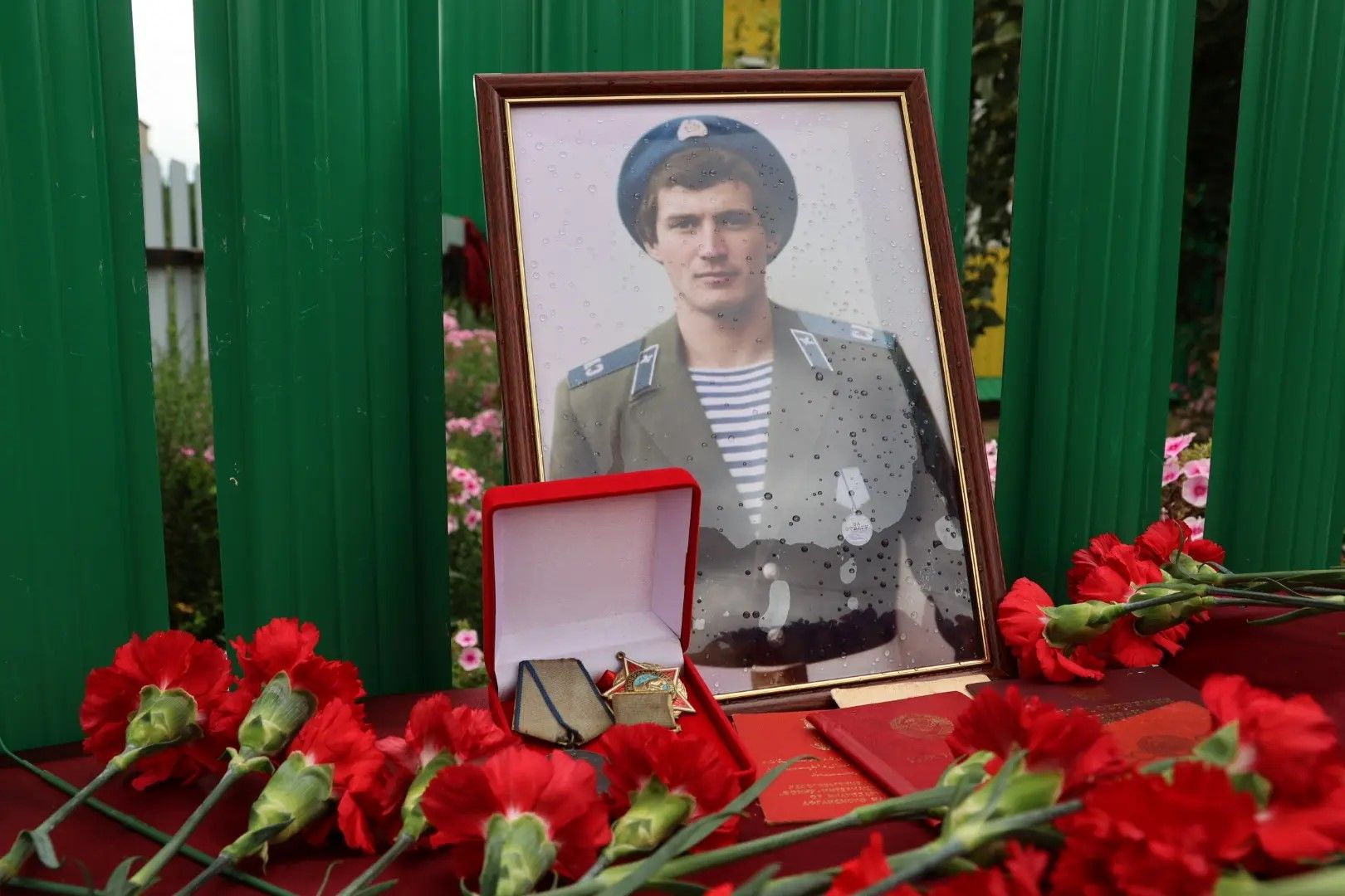 В Мари-Суксах открыли мемориальную доску ветерану Афганской войны Илдару Галиеву